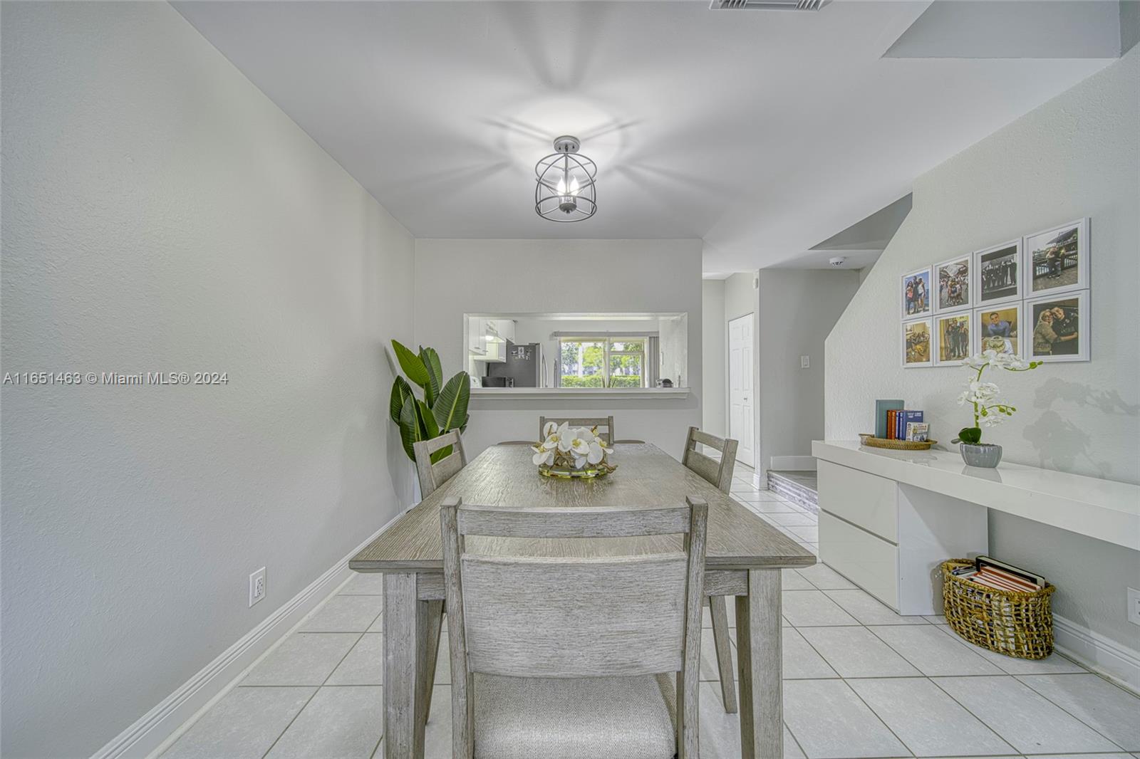 7836 Dixie Beach Cir