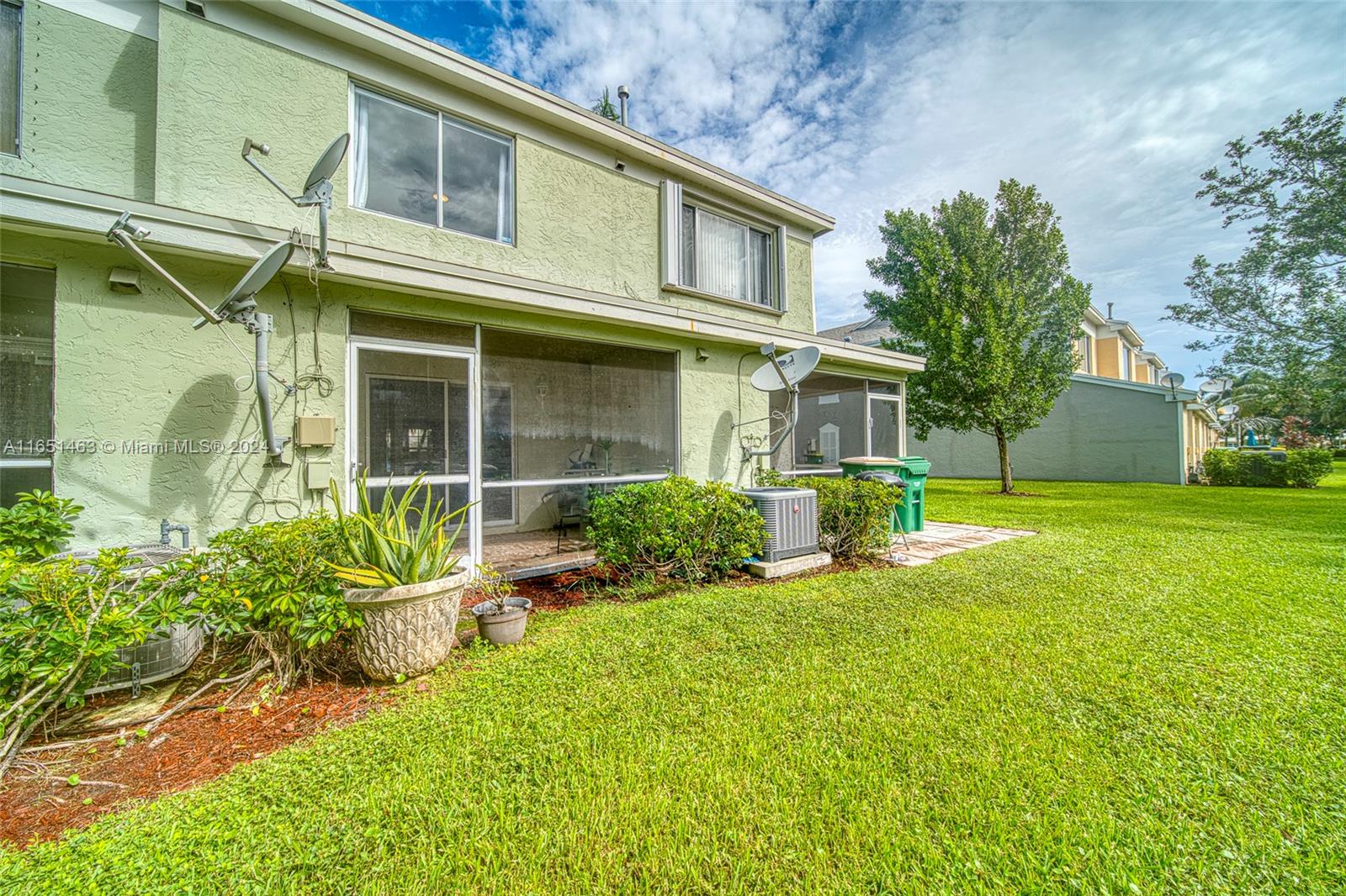 7836 Dixie Beach Cir
