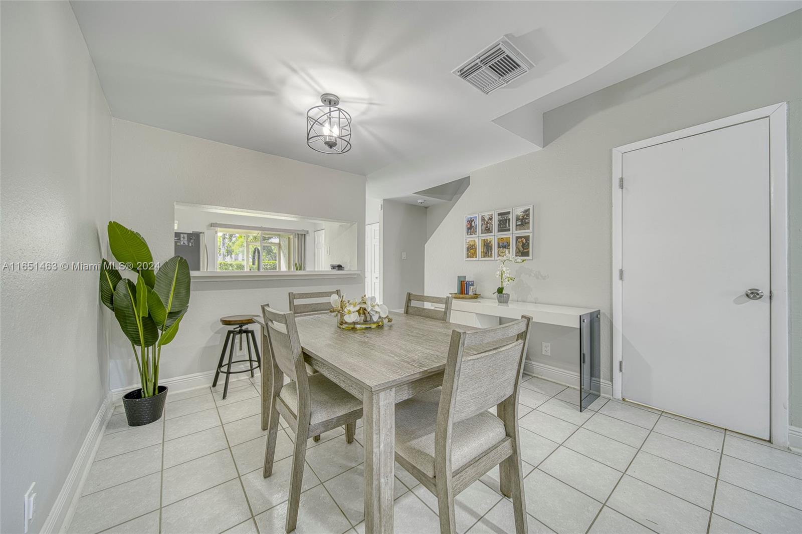 7836 Dixie Beach Cir
