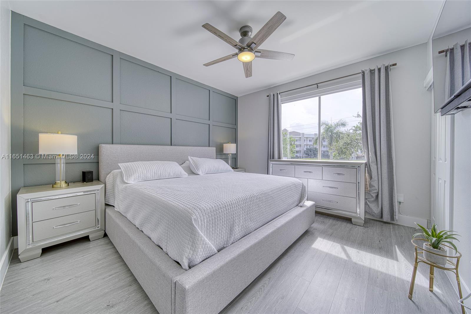 7836 Dixie Beach Cir