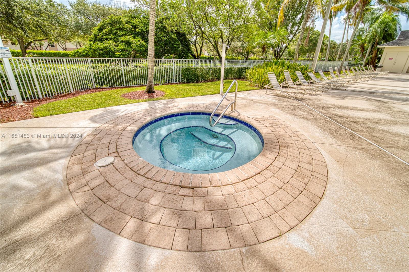 7836 Dixie Beach Cir