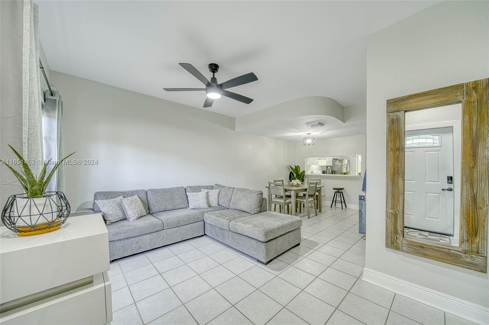 7836 Dixie Beach Cir