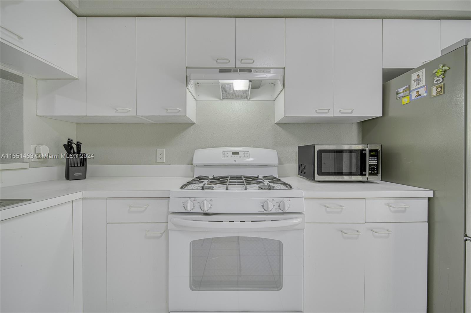 7836 Dixie Beach Cir