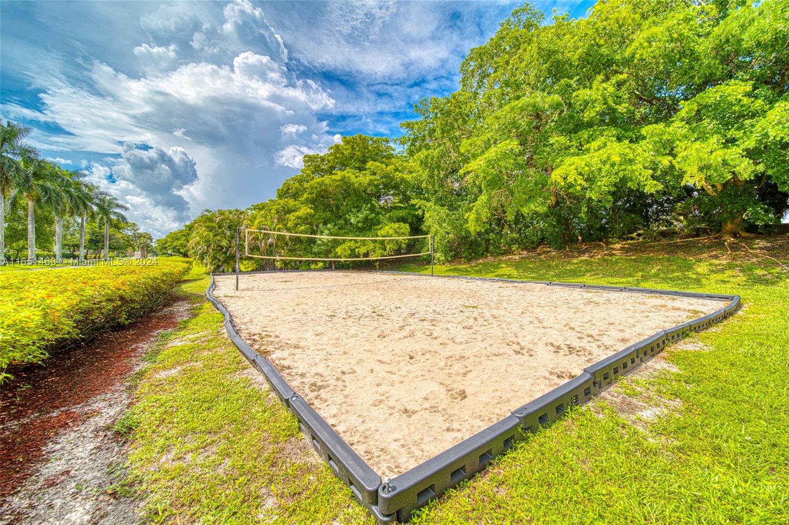 7836 Dixie Beach Cir