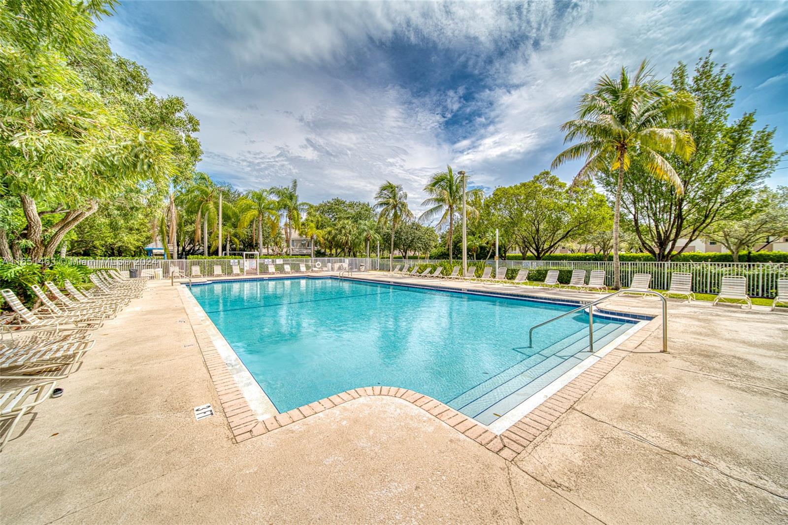 7836 Dixie Beach Cir