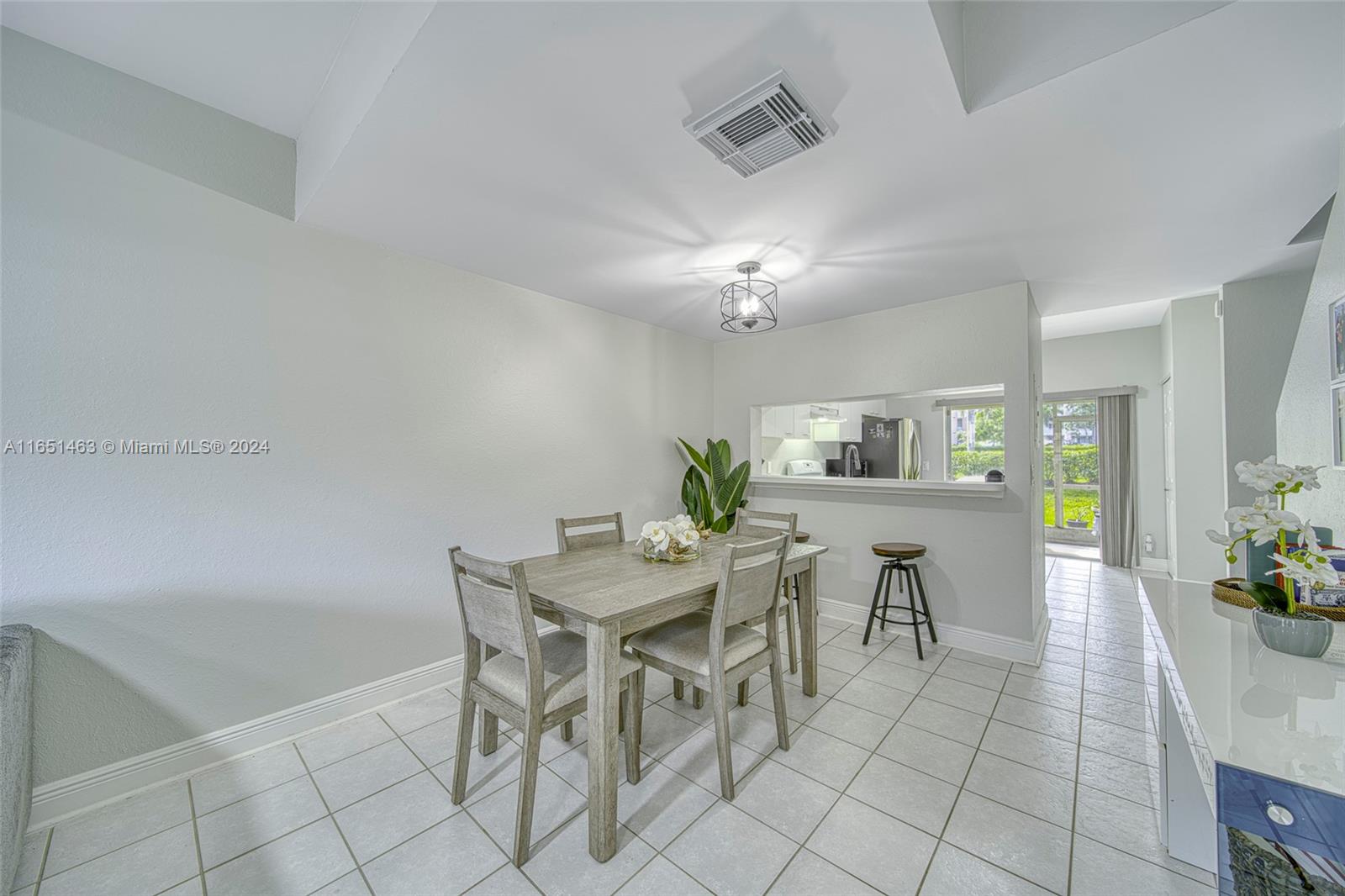 7836 Dixie Beach Cir
