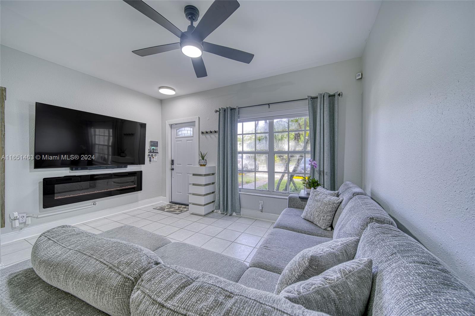 7836 Dixie Beach Cir