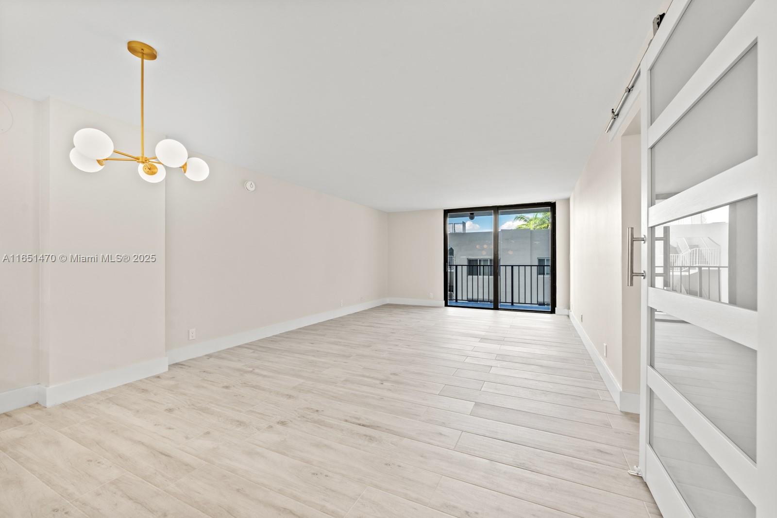 2625 Collins Ave # 309