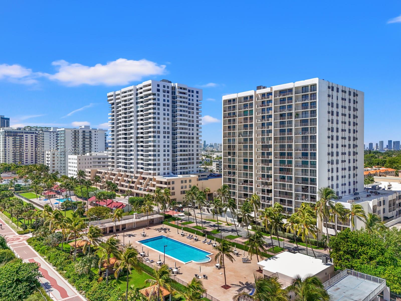 2625 Collins Ave # 309