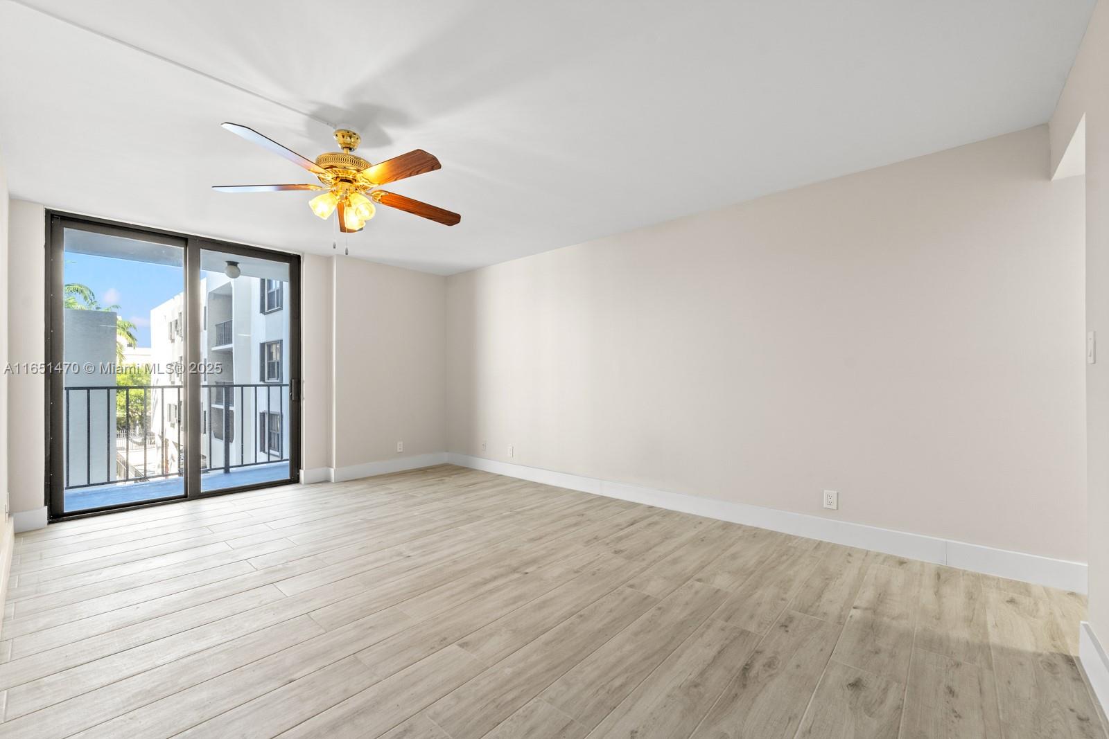 2625 Collins Ave # 309