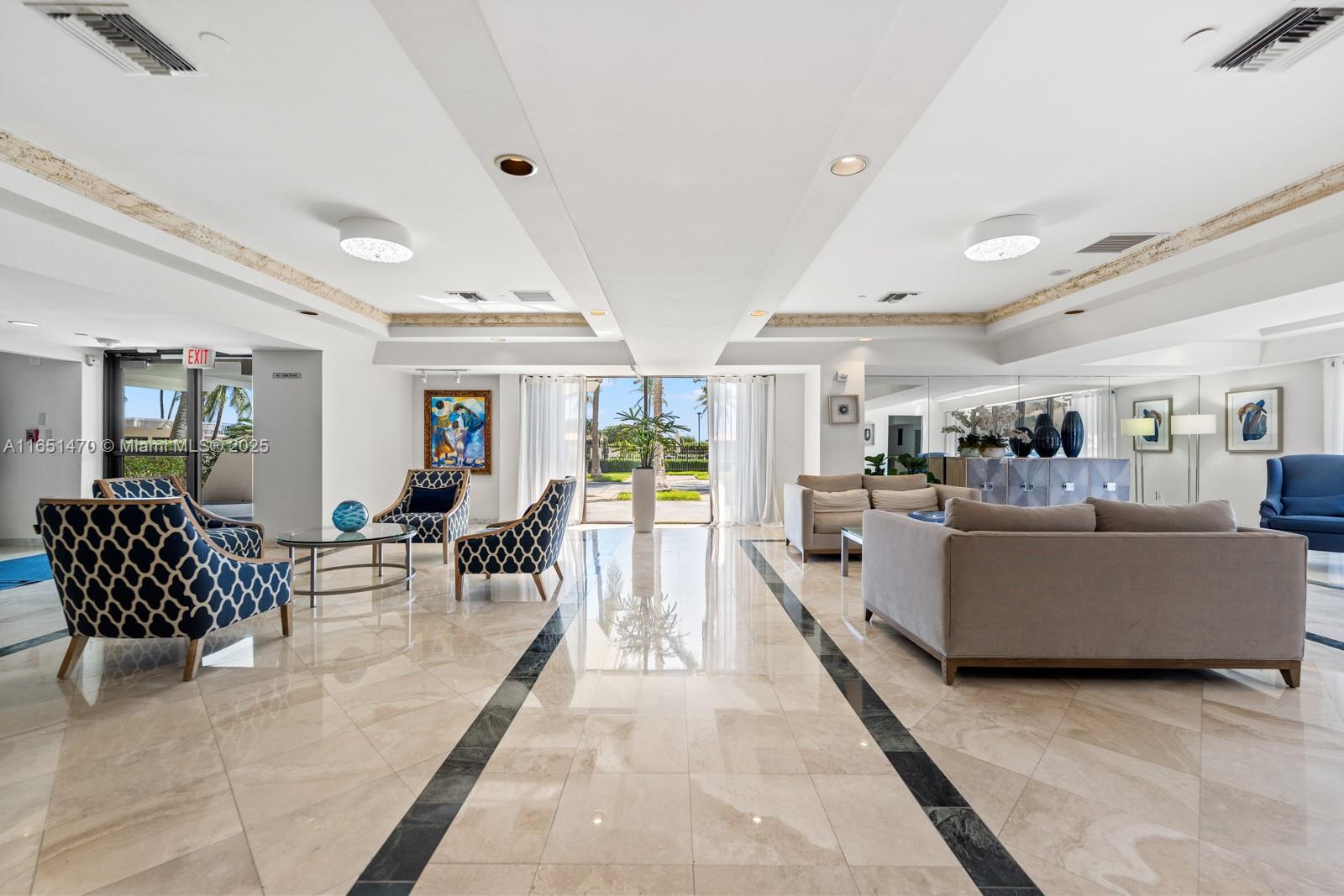 2625 Collins Ave # 309