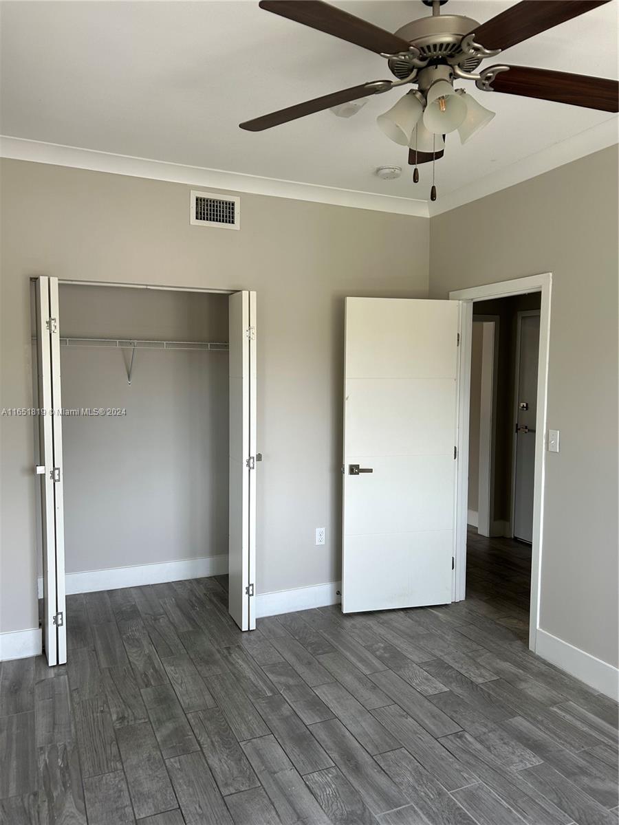 222 Sidonia Ave # 11