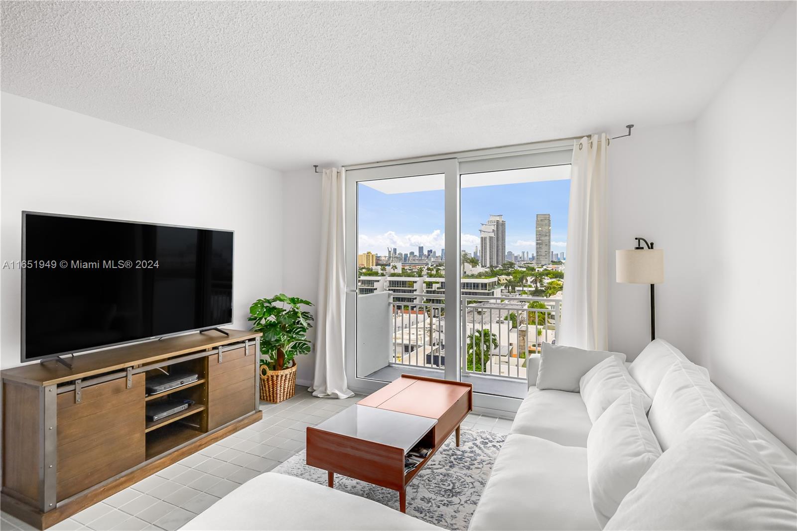 345 Ocean Dr # 905
