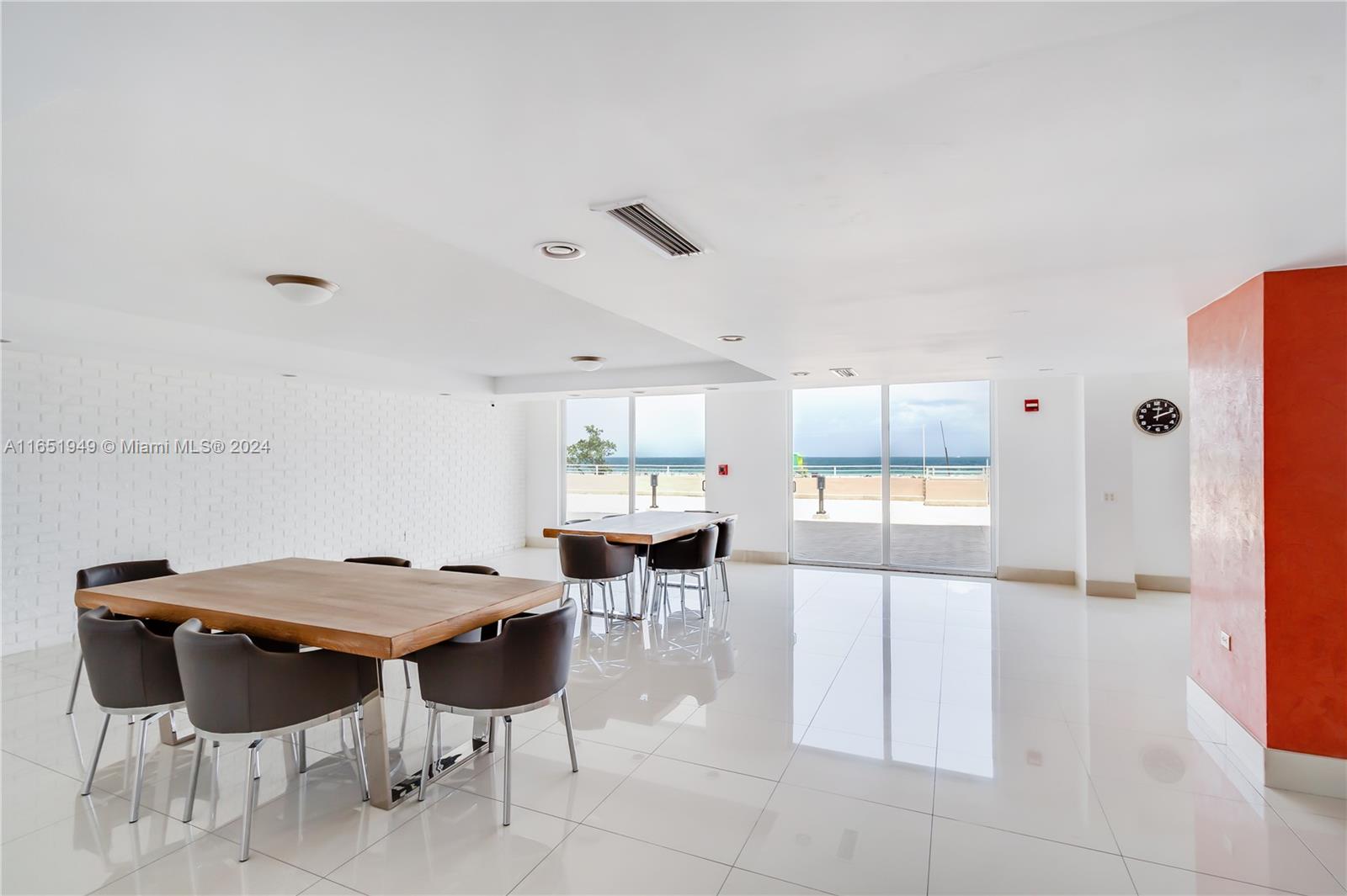345 Ocean Dr # 905