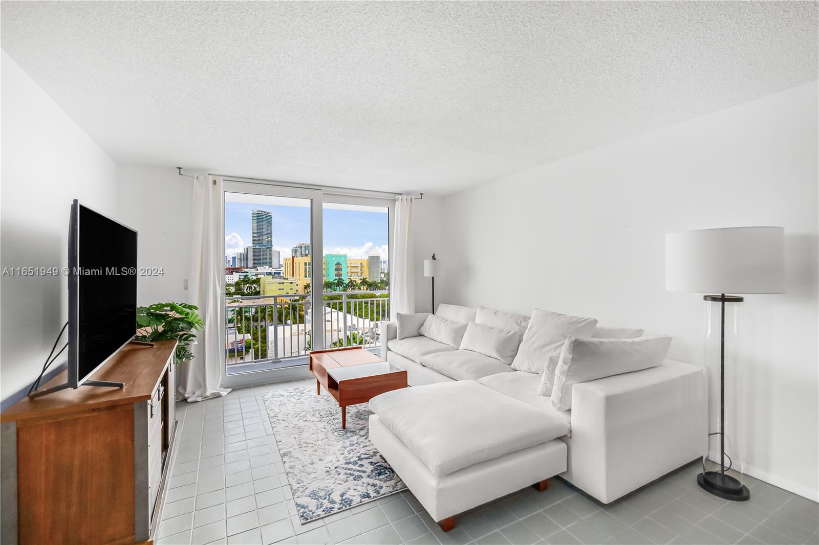 345 Ocean Dr # 905