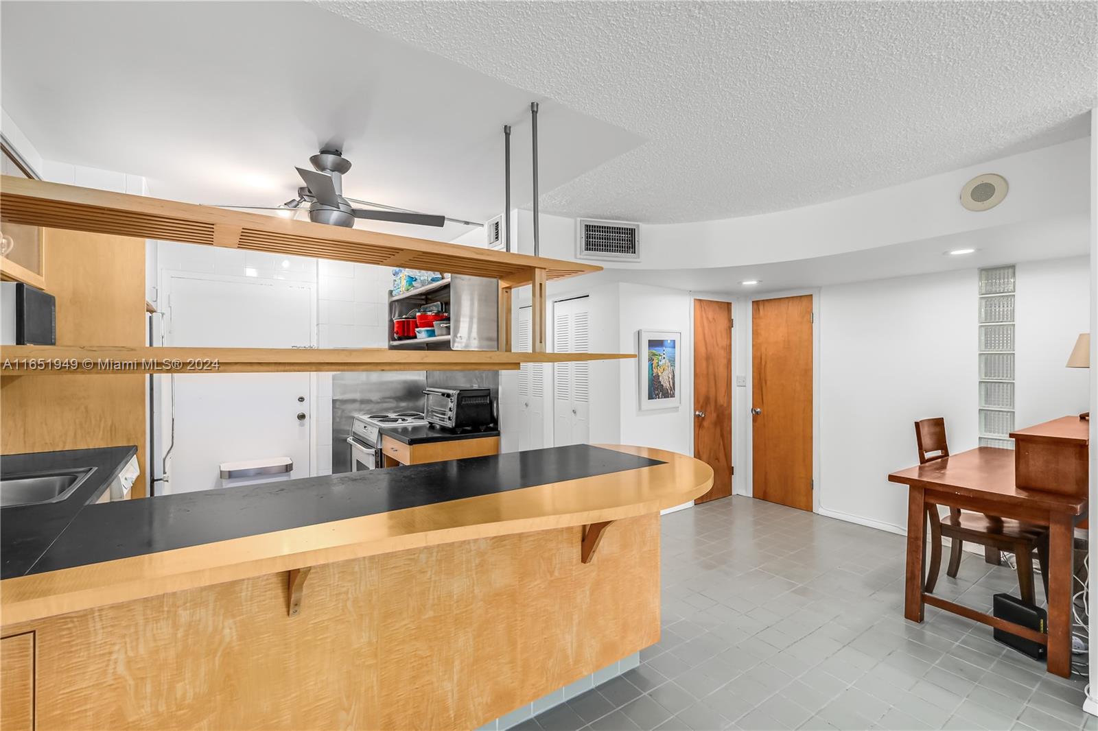 345 Ocean Dr # 905