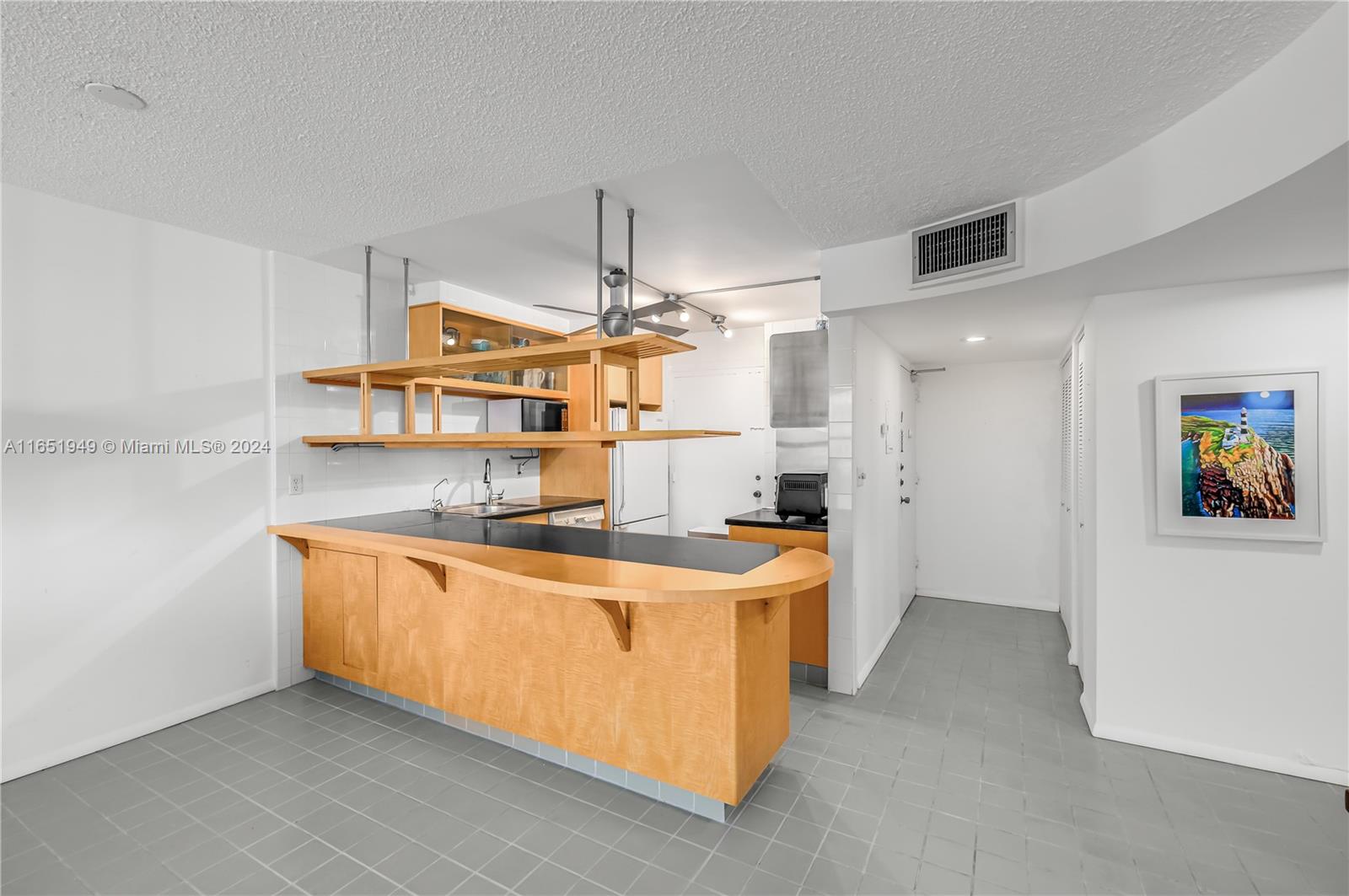 345 Ocean Dr # 905