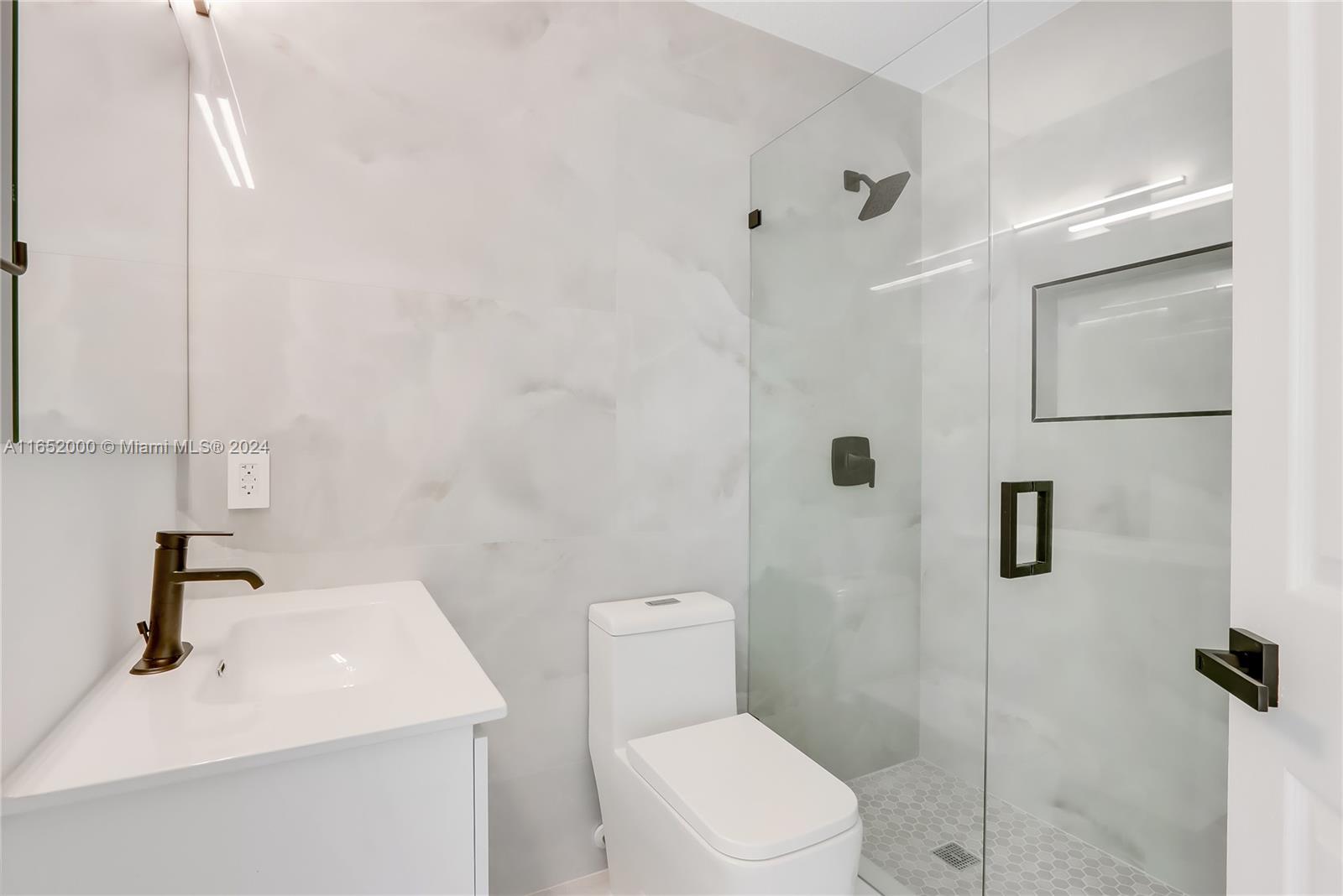 5743 NW 114th Path # 107