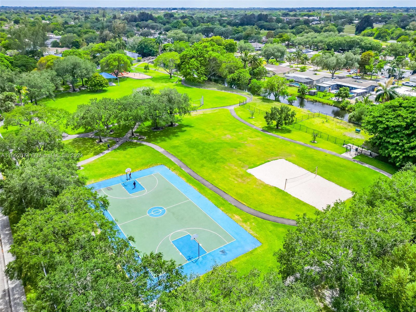4951 SW 88th Ter