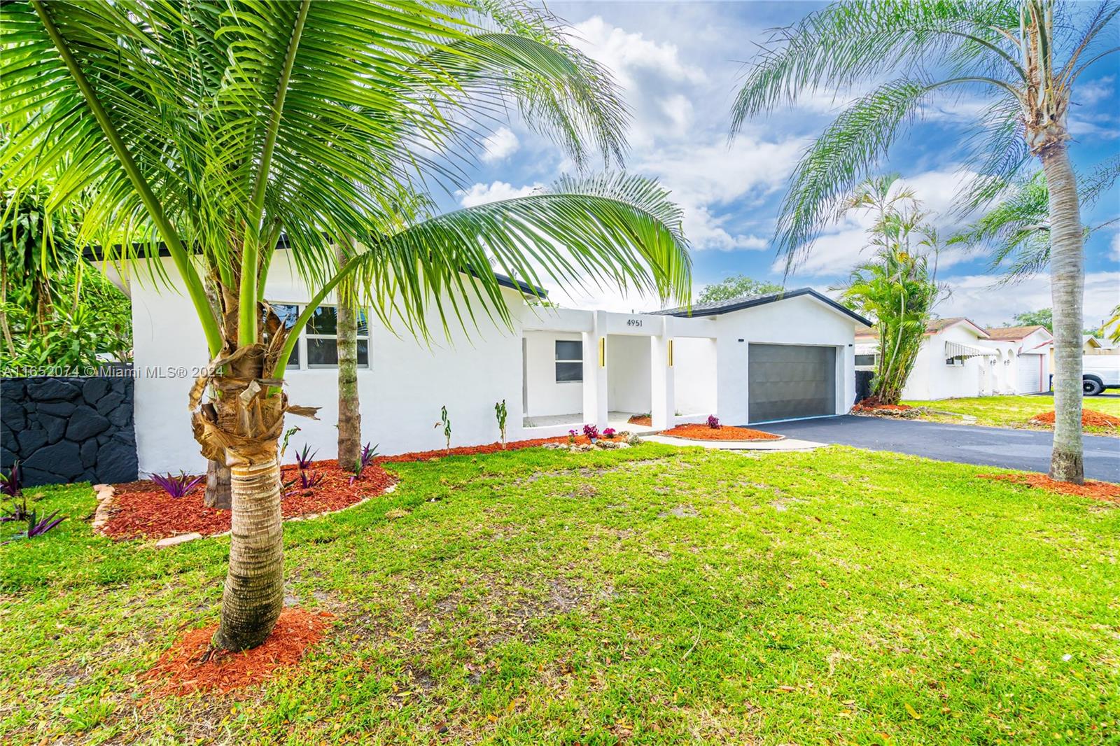 4951 SW 88th Ter