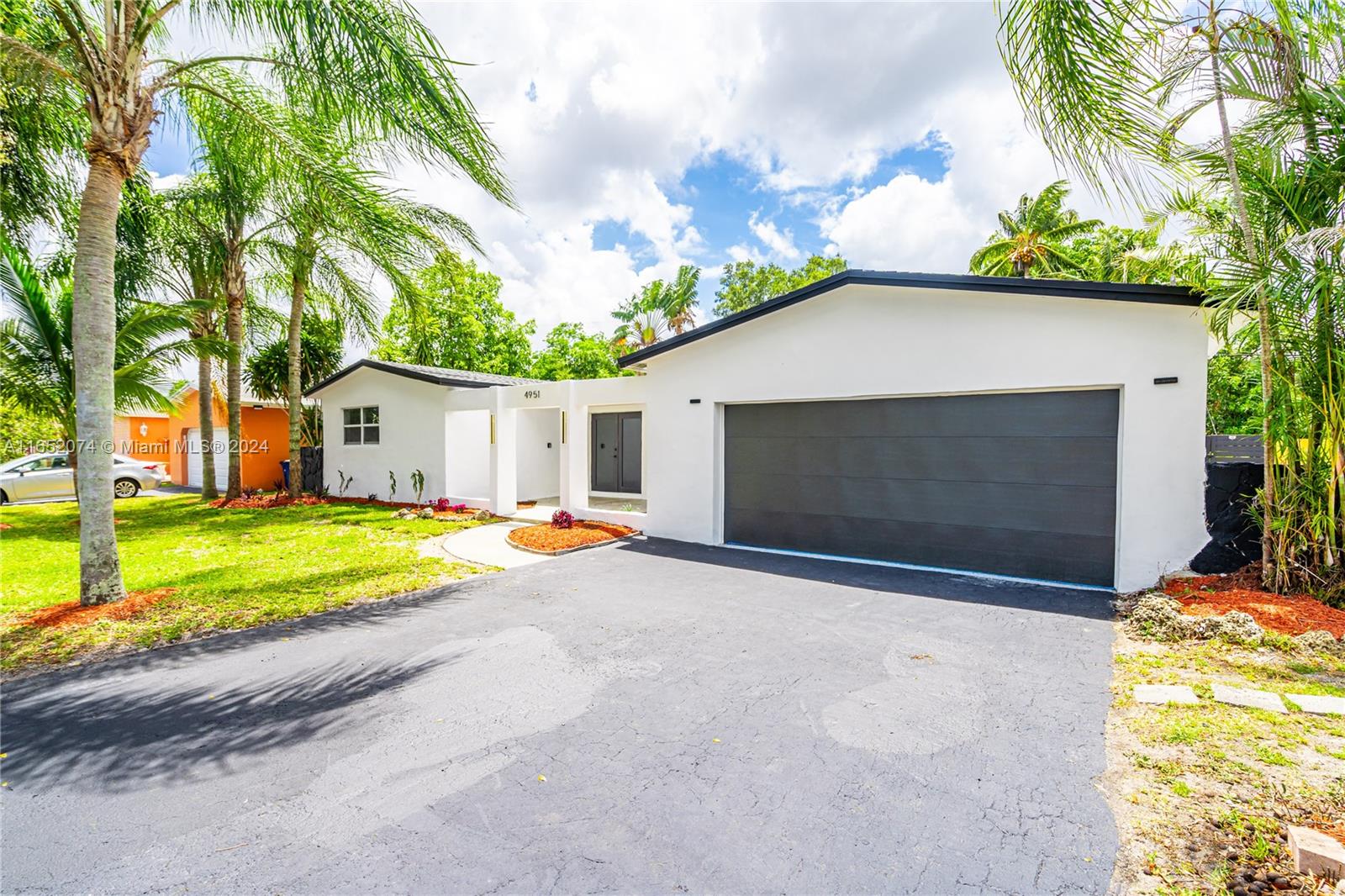 4951 SW 88th Ter