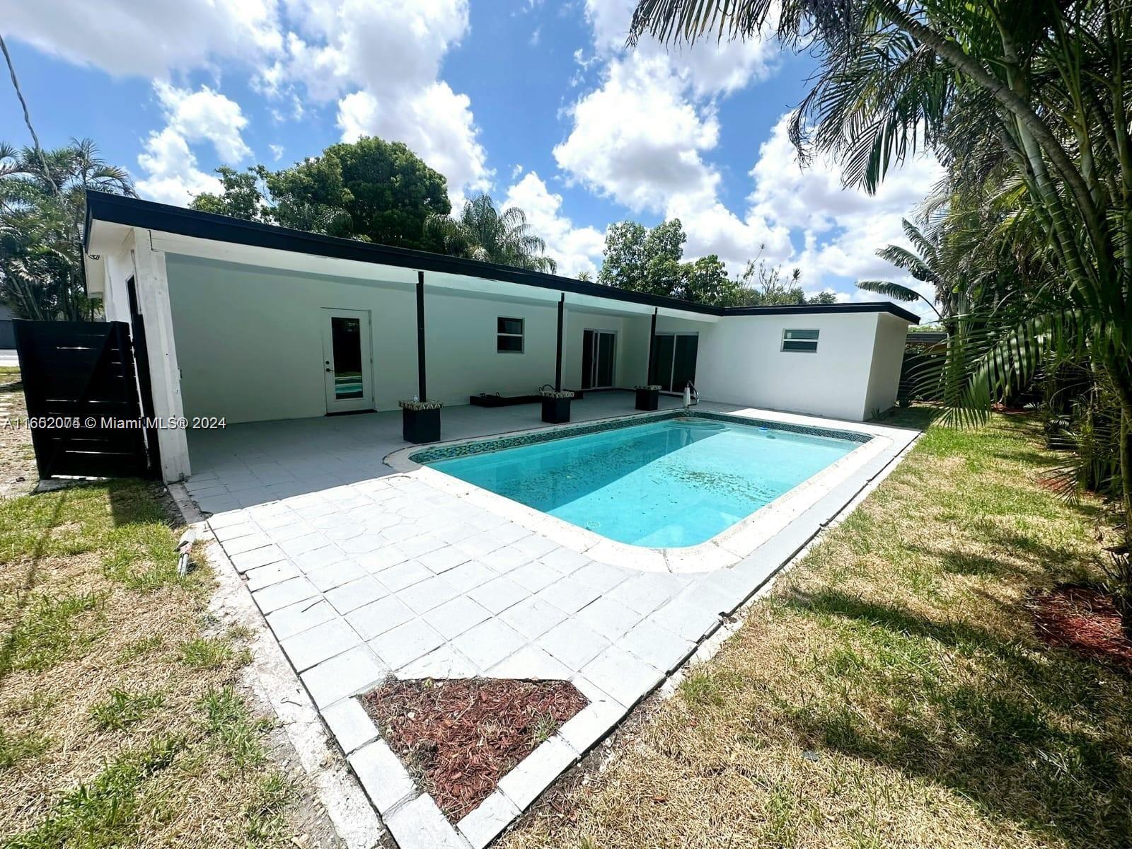 4951 SW 88th Ter