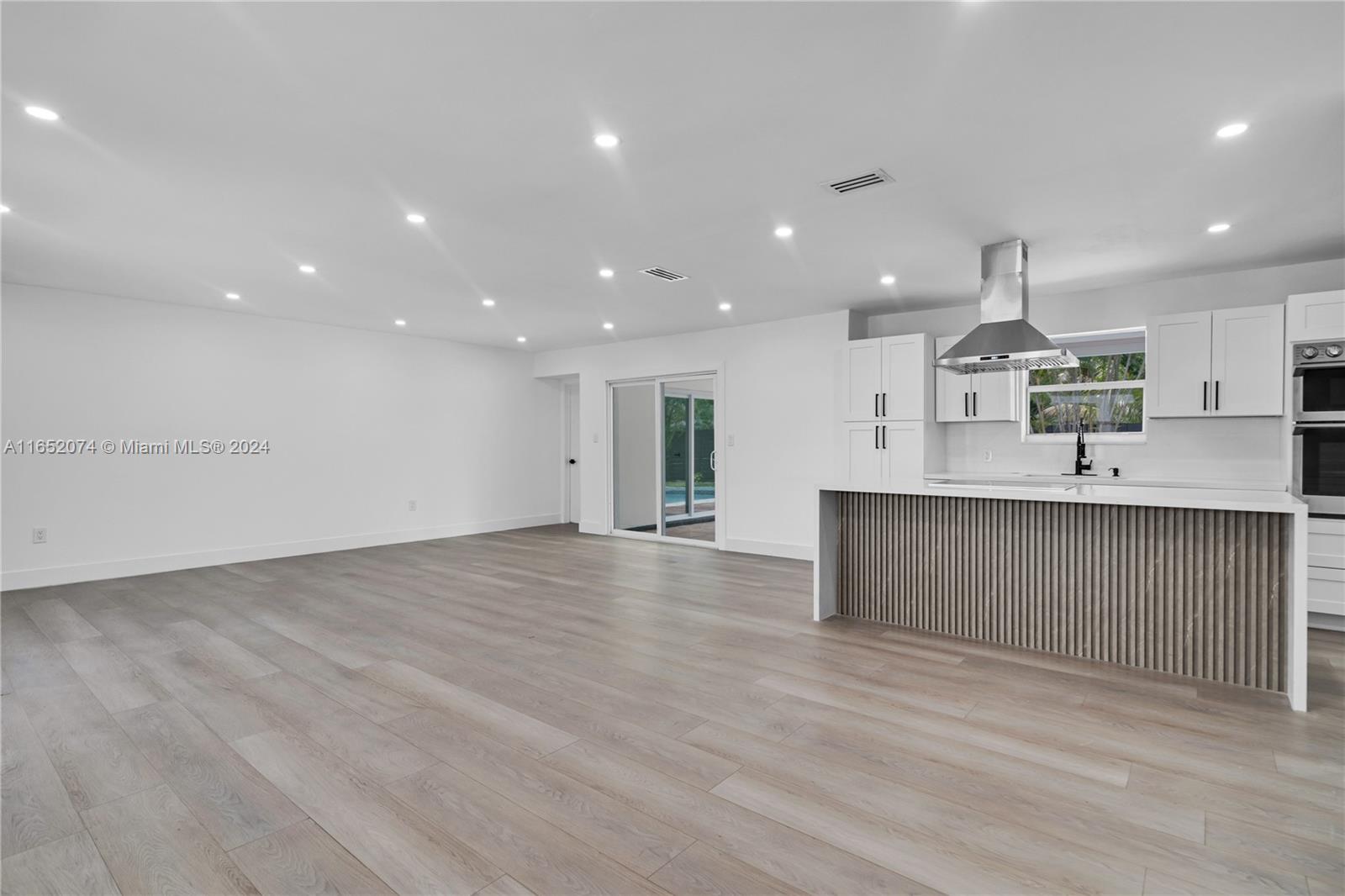 4951 SW 88th Ter