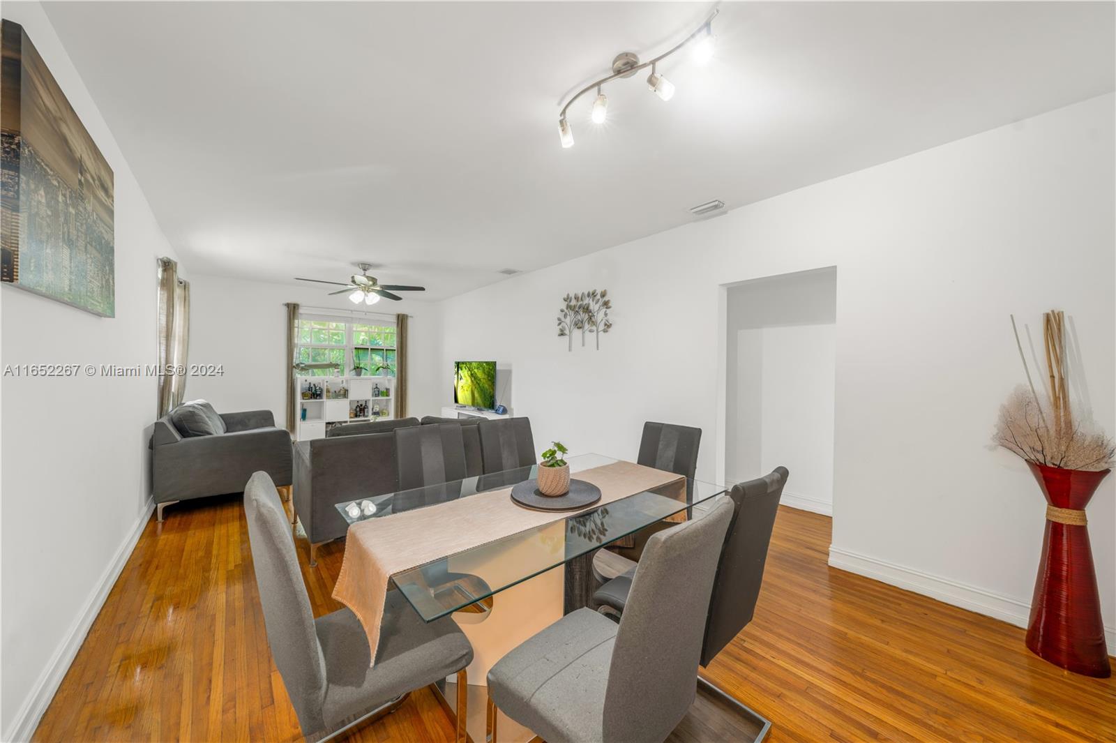 8500 Byron Ave # 6