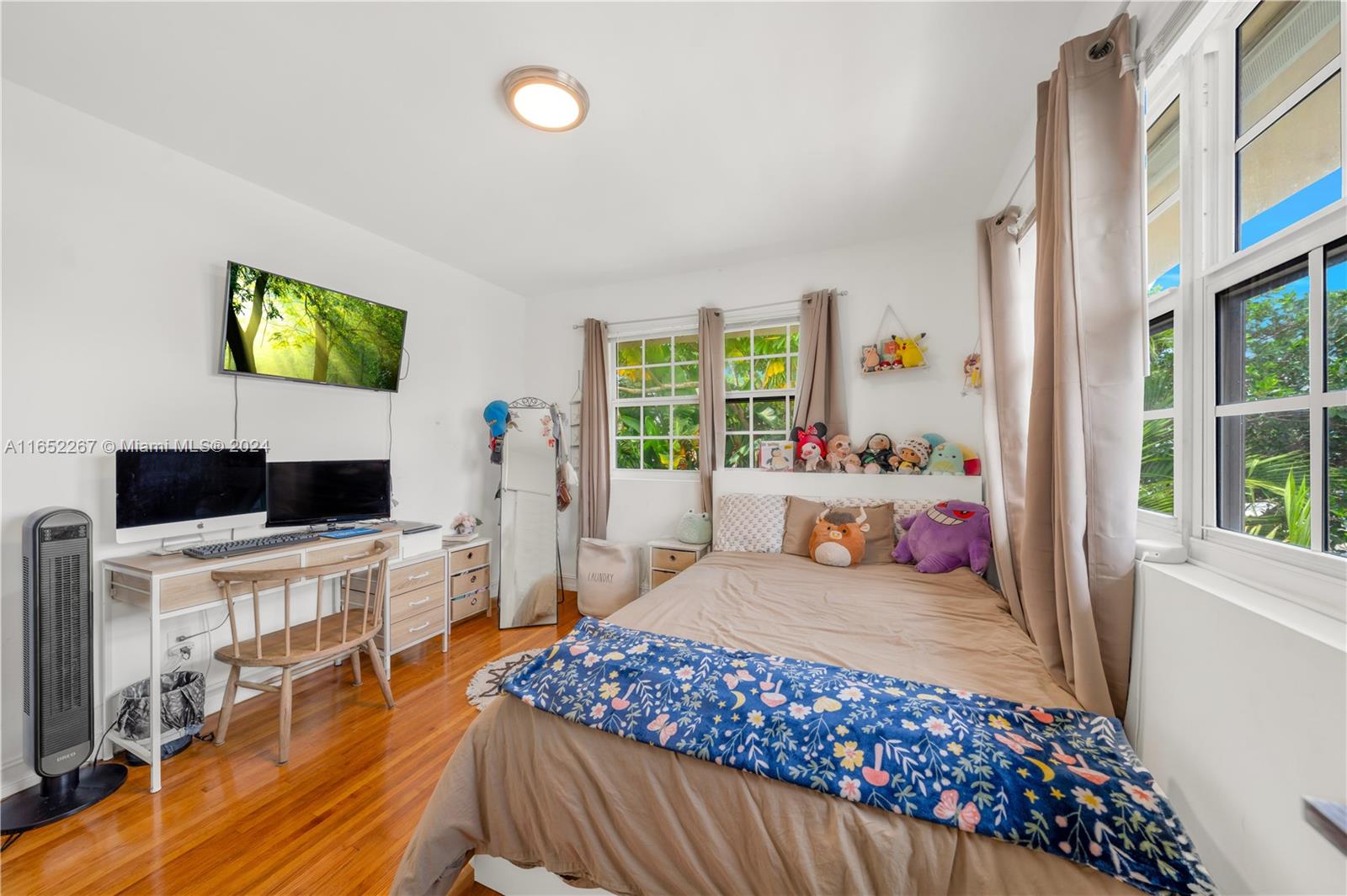 8500 Byron Ave # 6