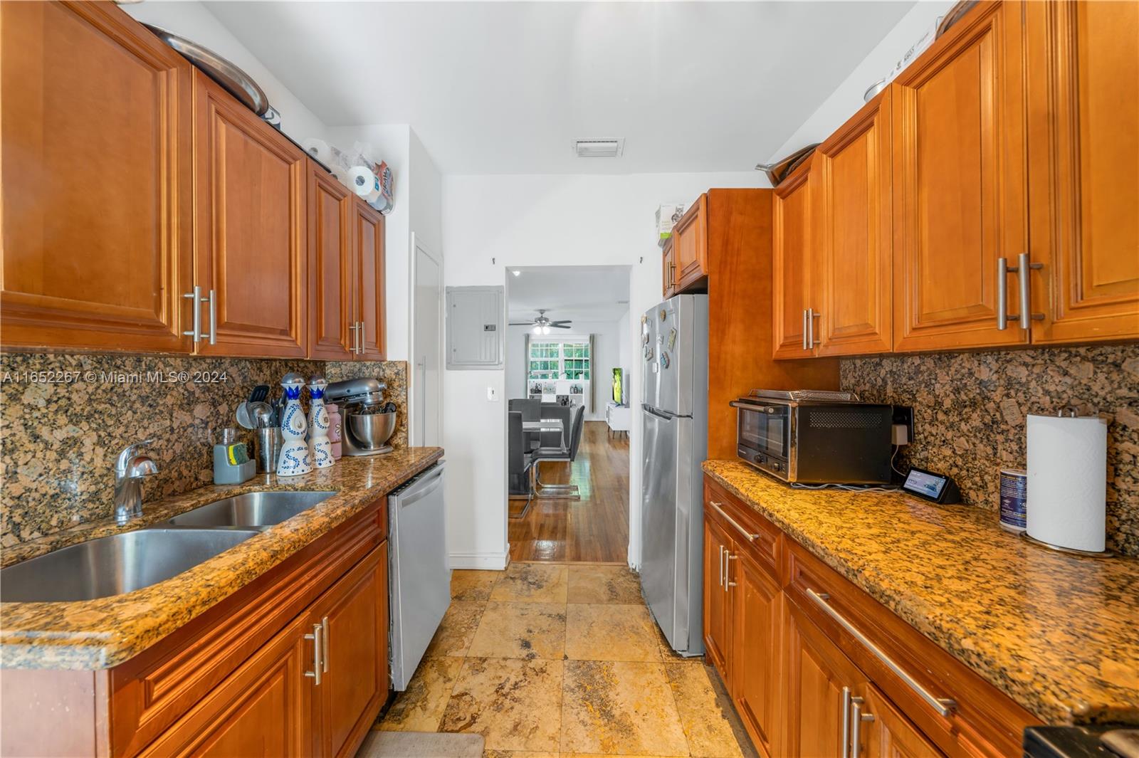 8500 Byron Ave # 6