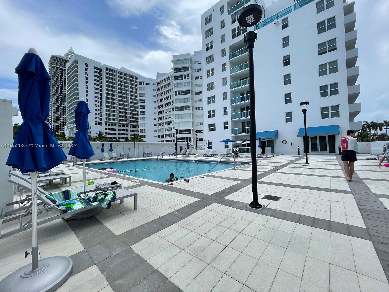 5001 COLLINS AV # 15D