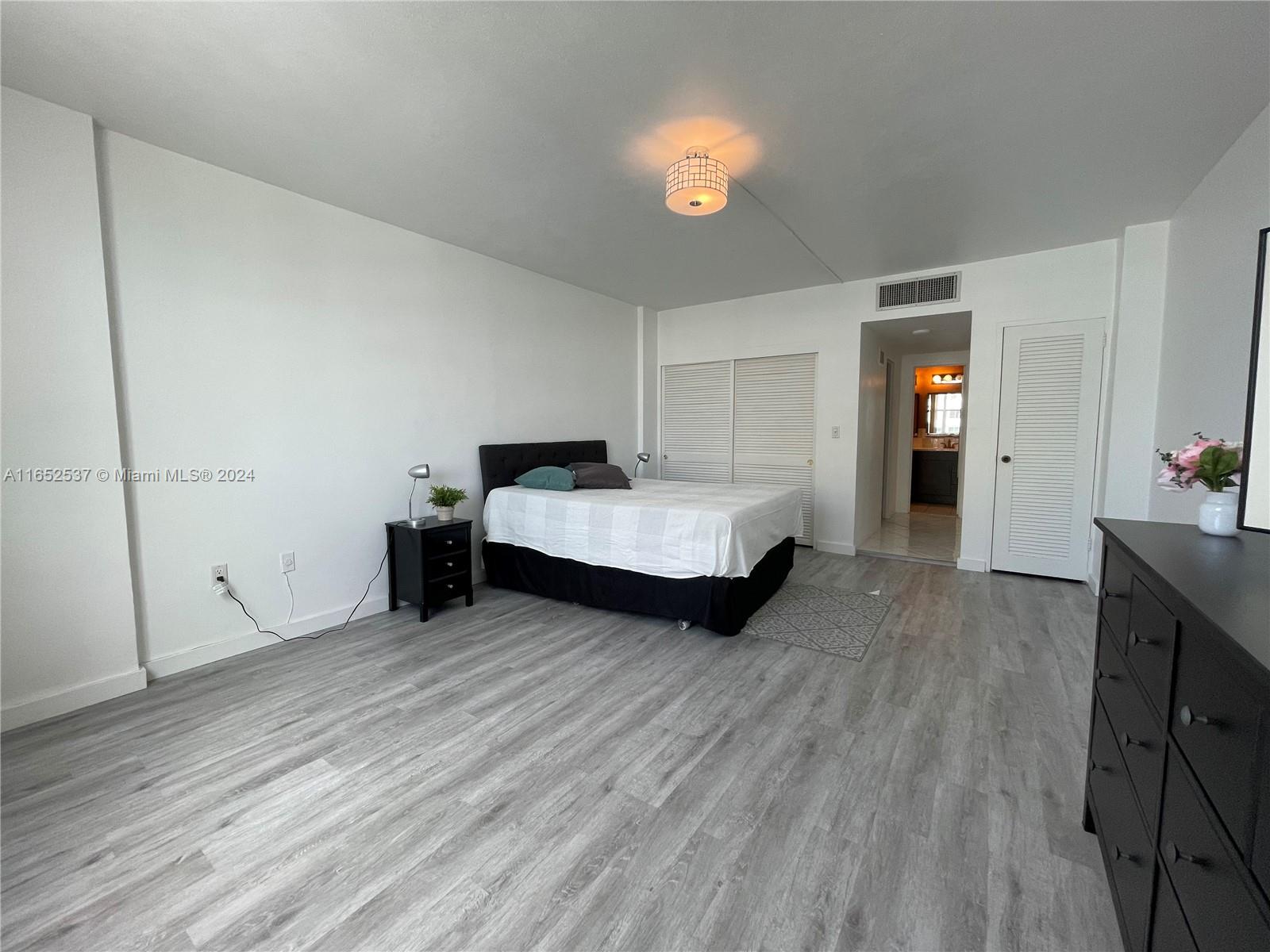 5001 COLLINS AV # 15D