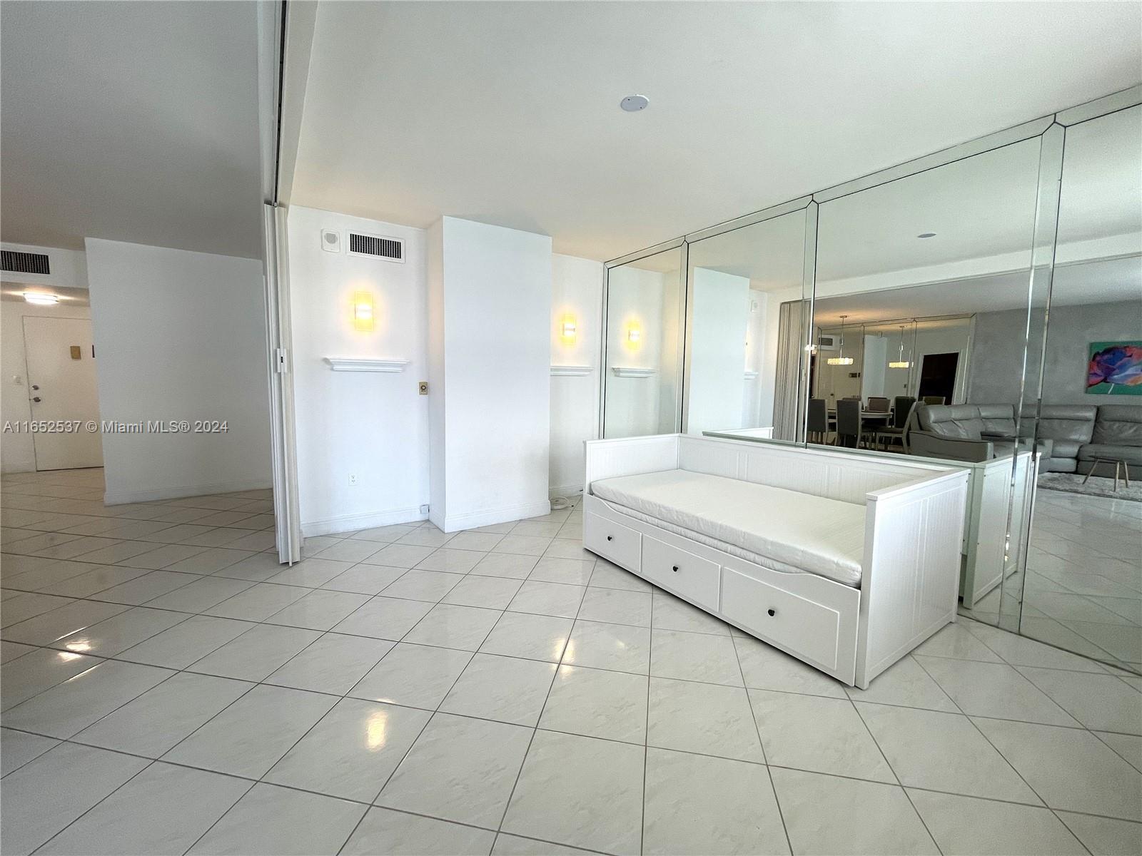 5001 COLLINS AV # 15D
