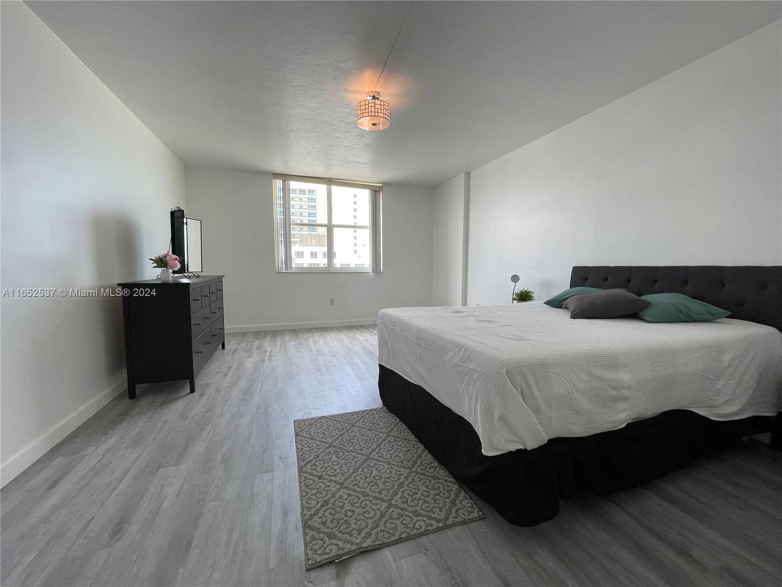 5001 COLLINS AV # 15D