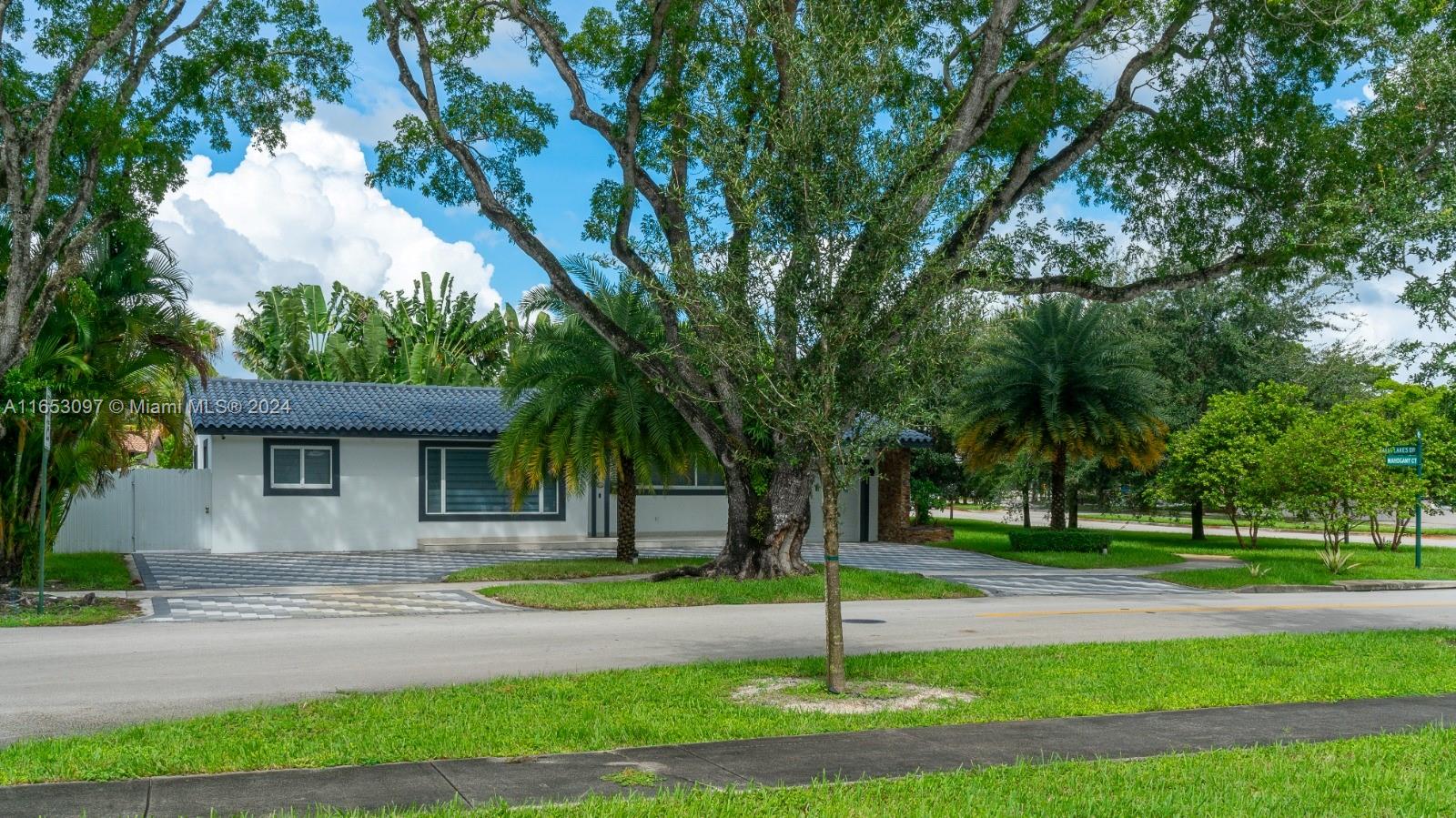 14820 Mahogany Ct