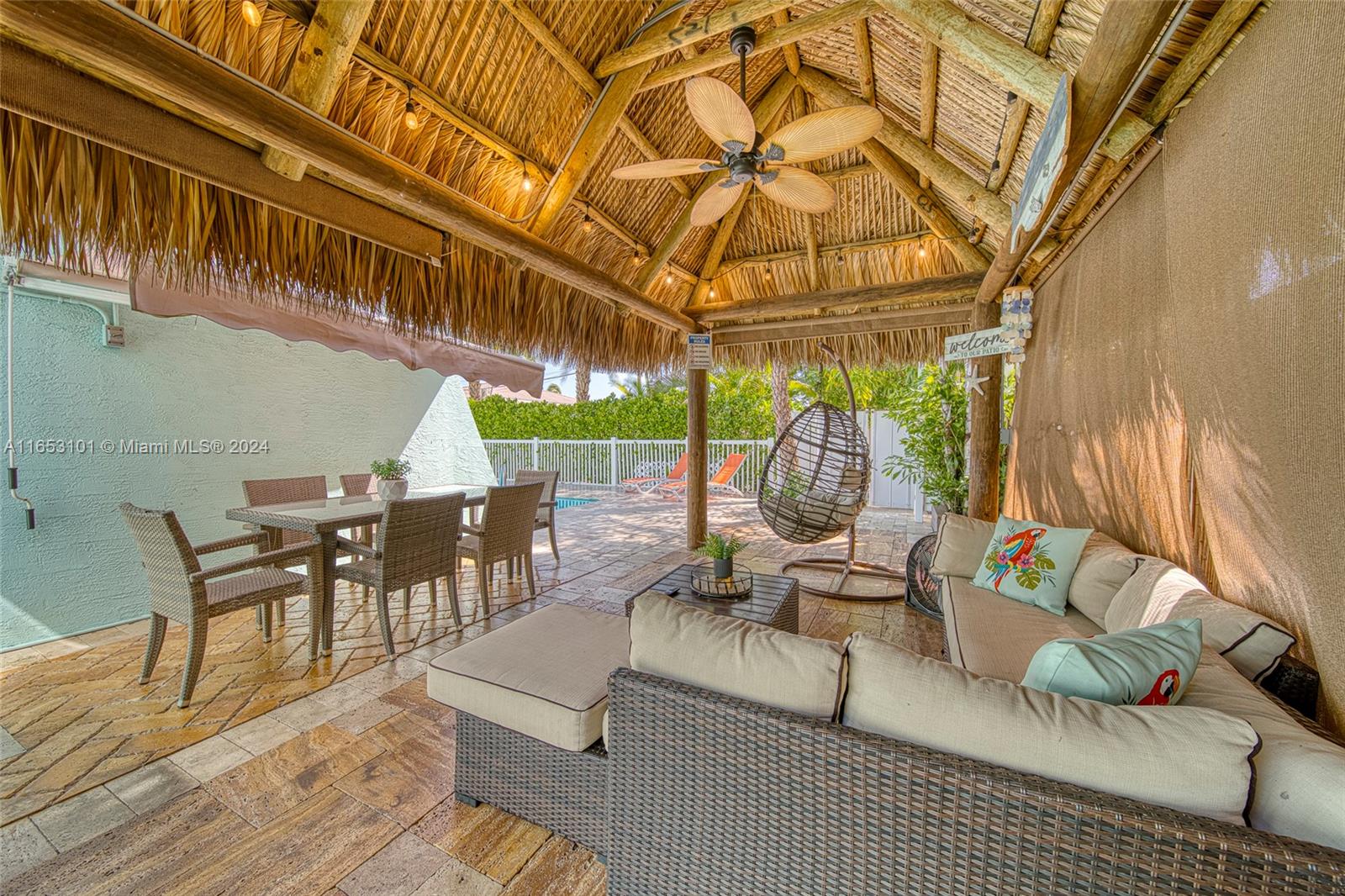 401 Calle Limon