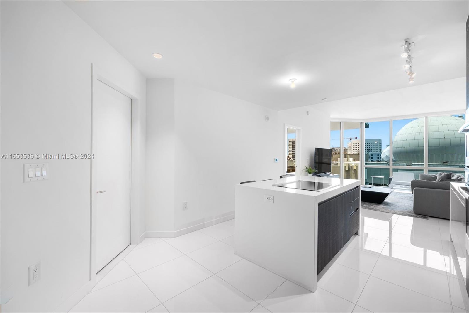 851 NE 1st Ave # 1008