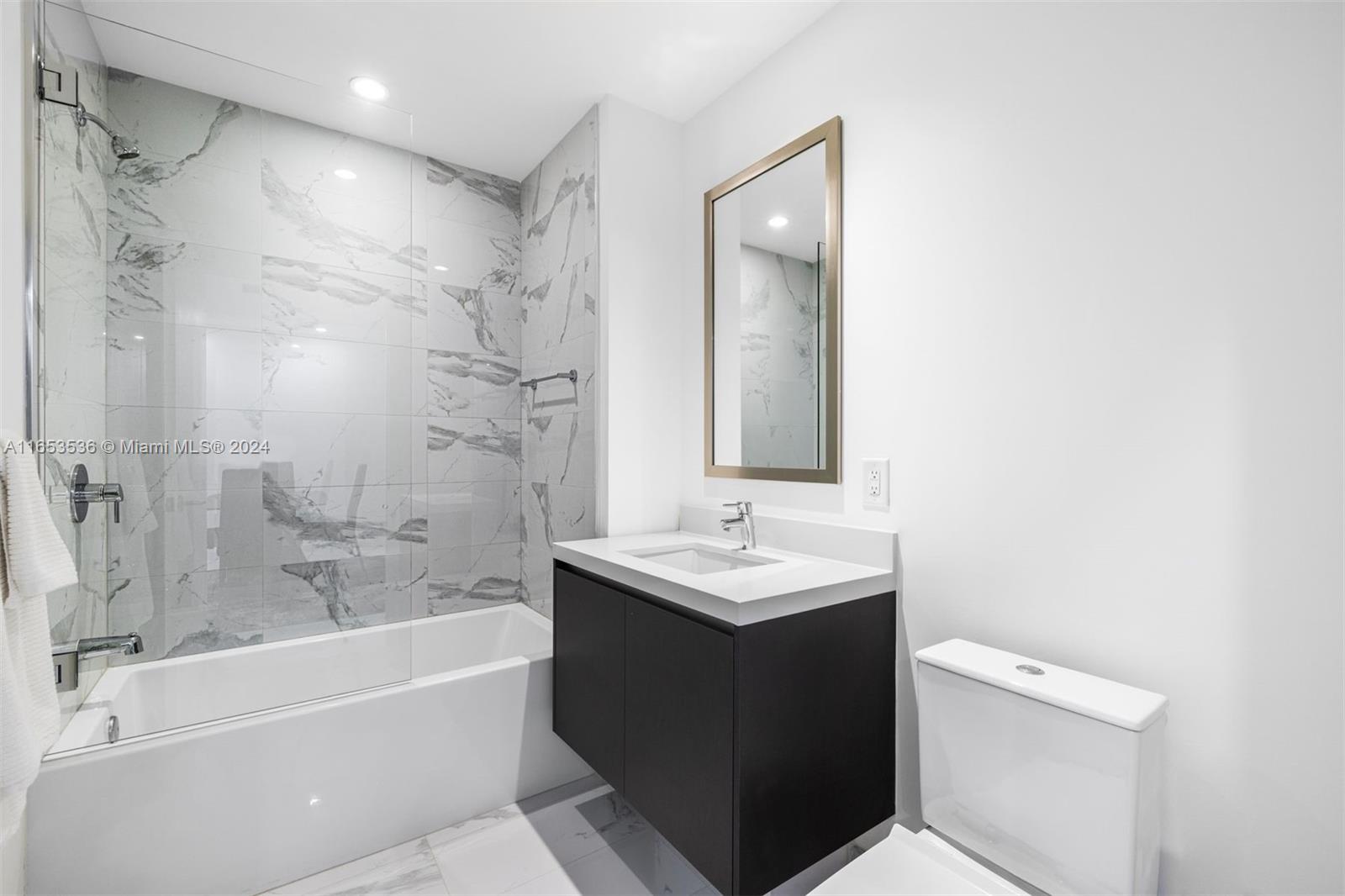 851 NE 1st Ave # 1008