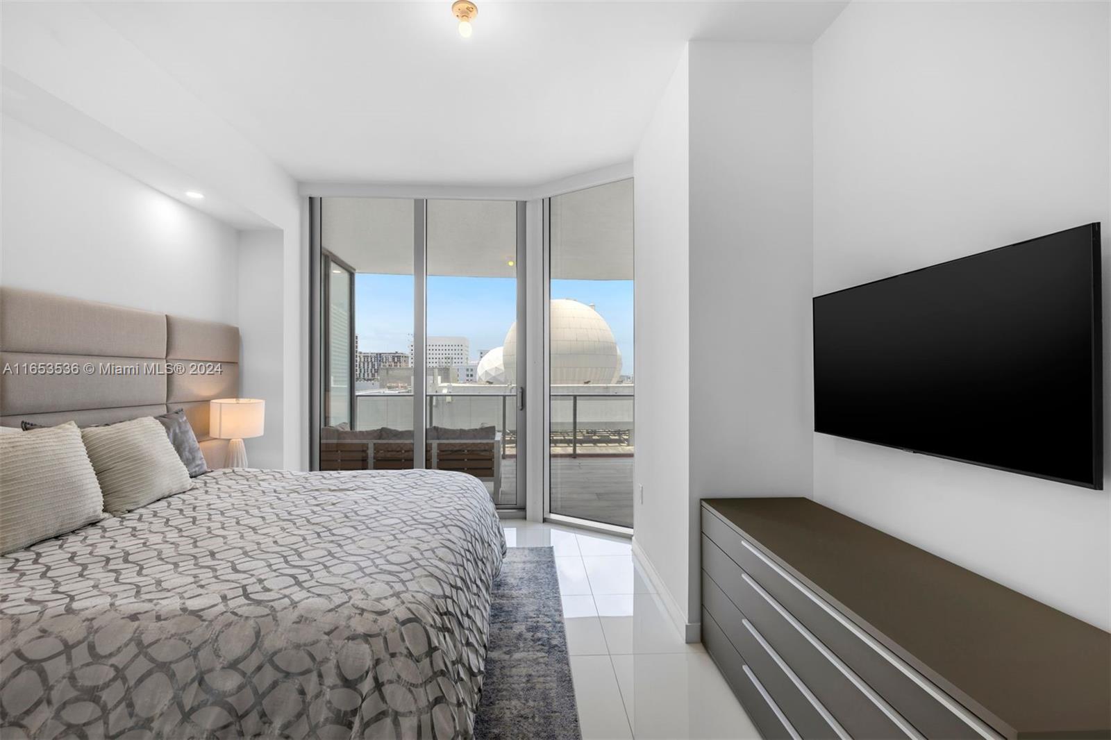 851 NE 1st Ave # 1008