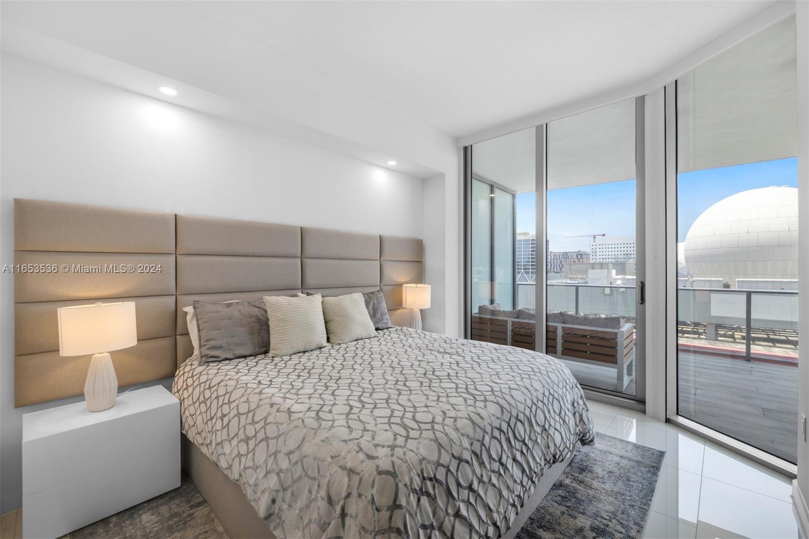 851 NE 1st Ave # 1008