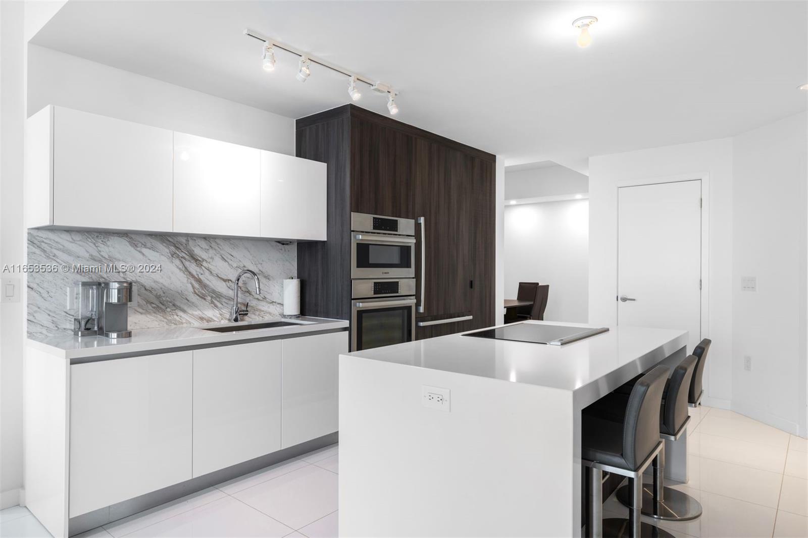 851 NE 1st Ave # 1008