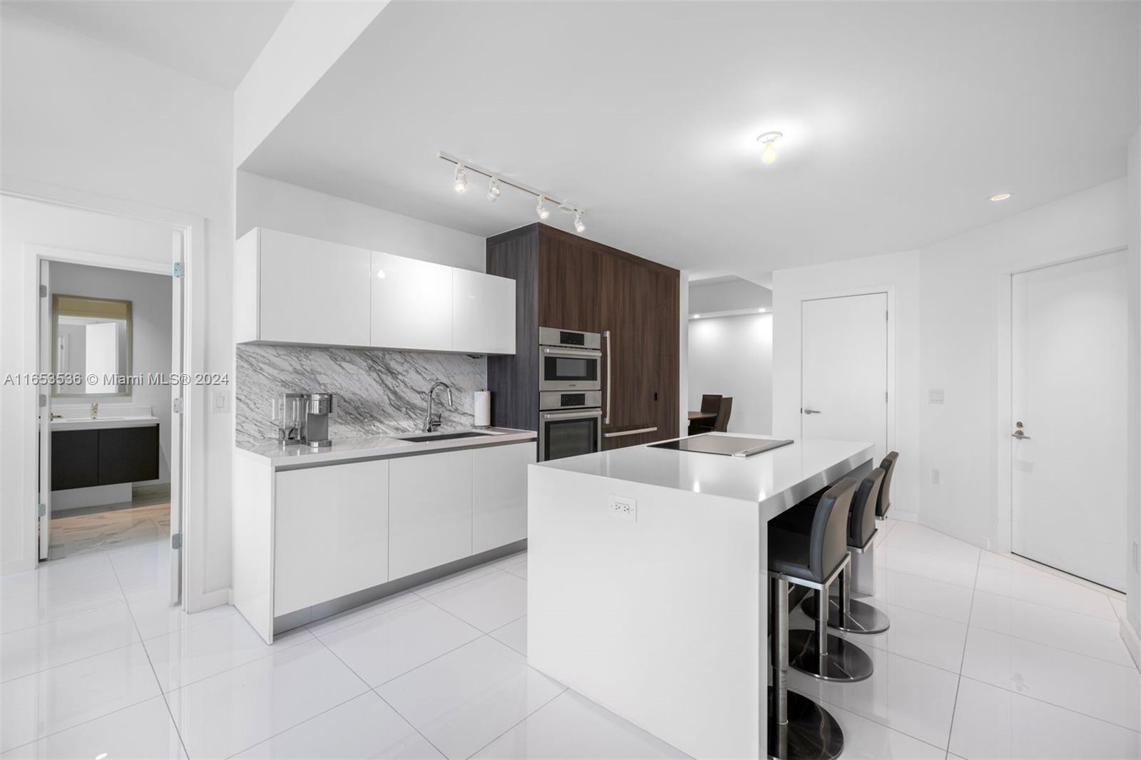 851 NE 1st Ave # 1008