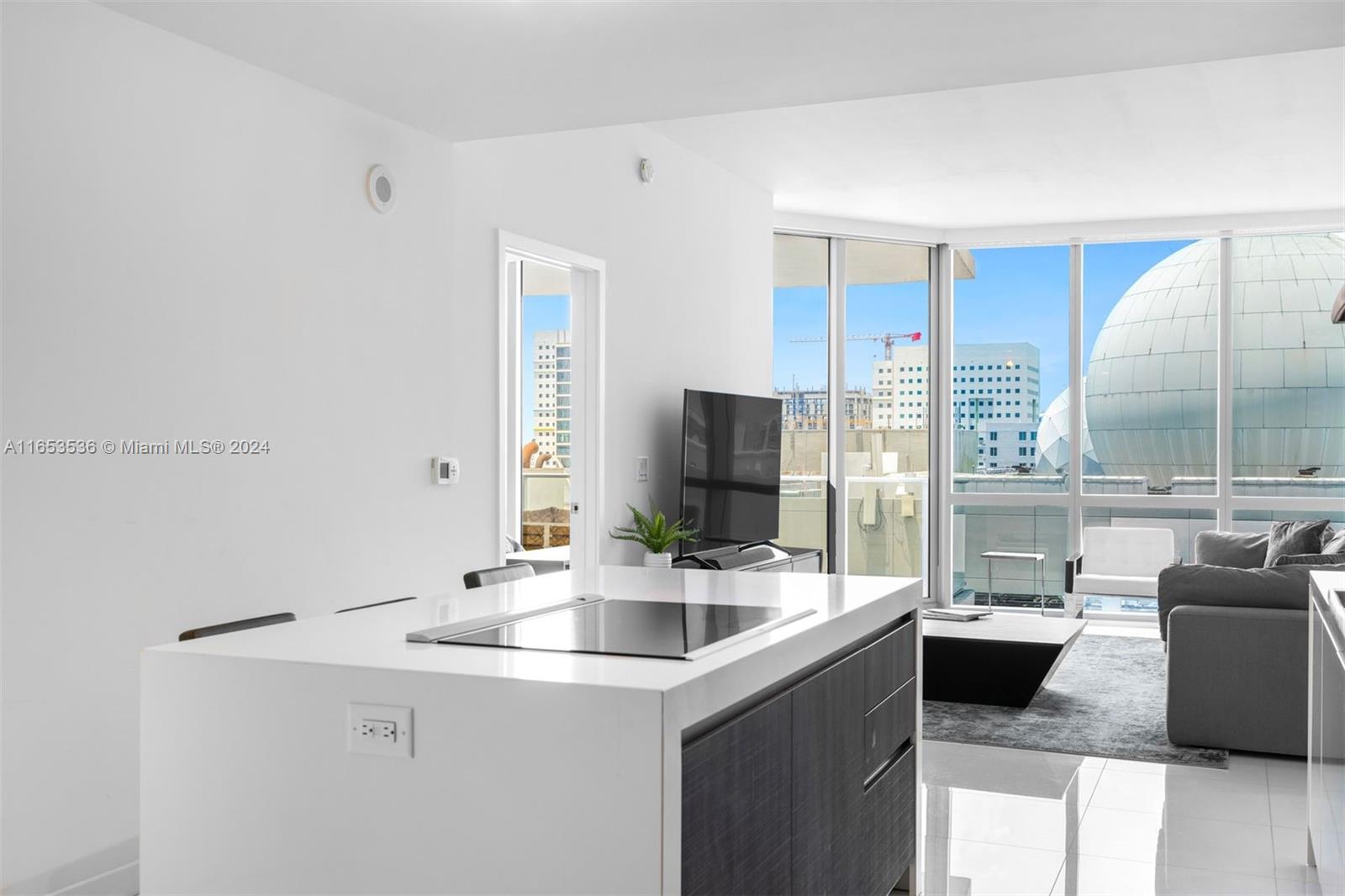 851 NE 1st Ave # 1008