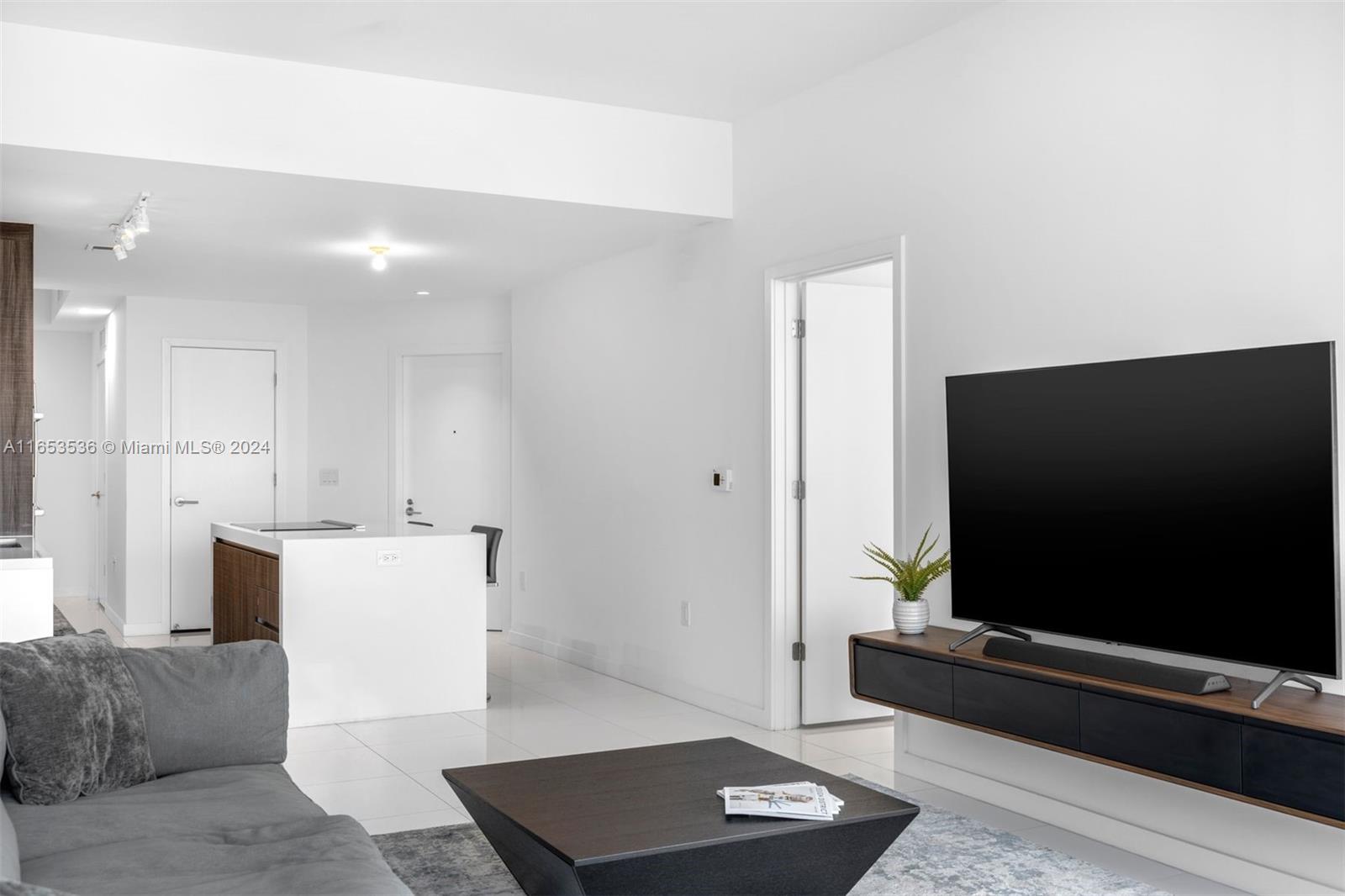 851 NE 1st Ave # 1008