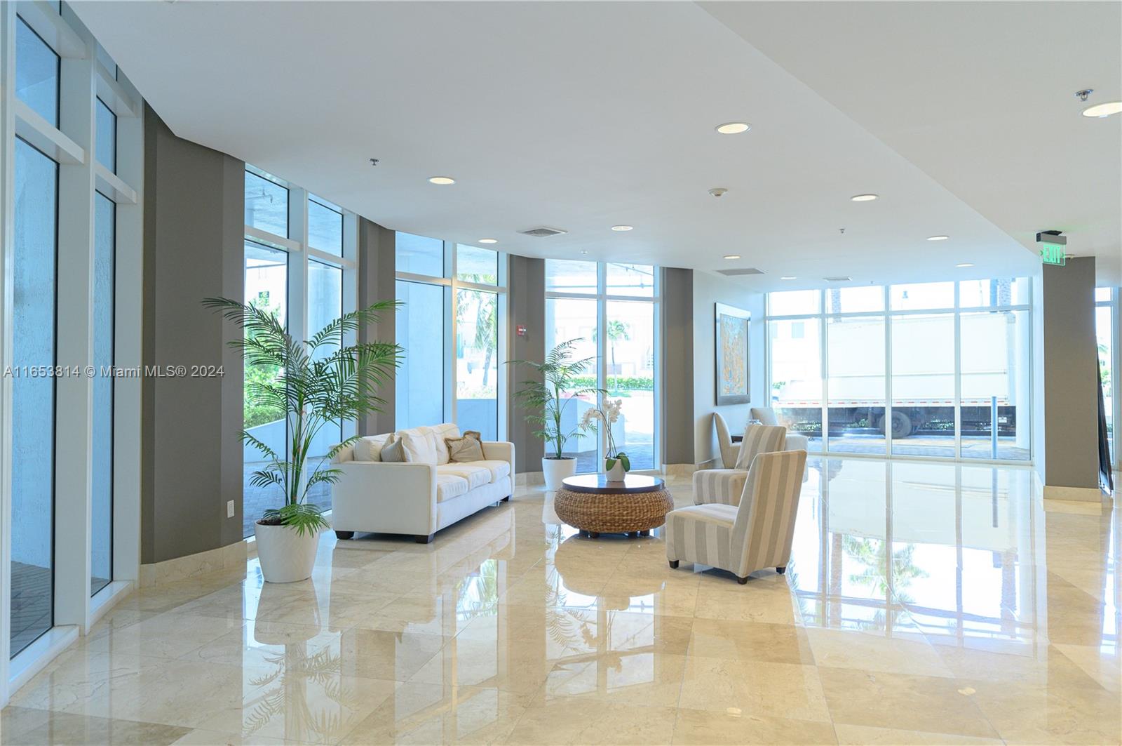 6515 Collins Ave # 601