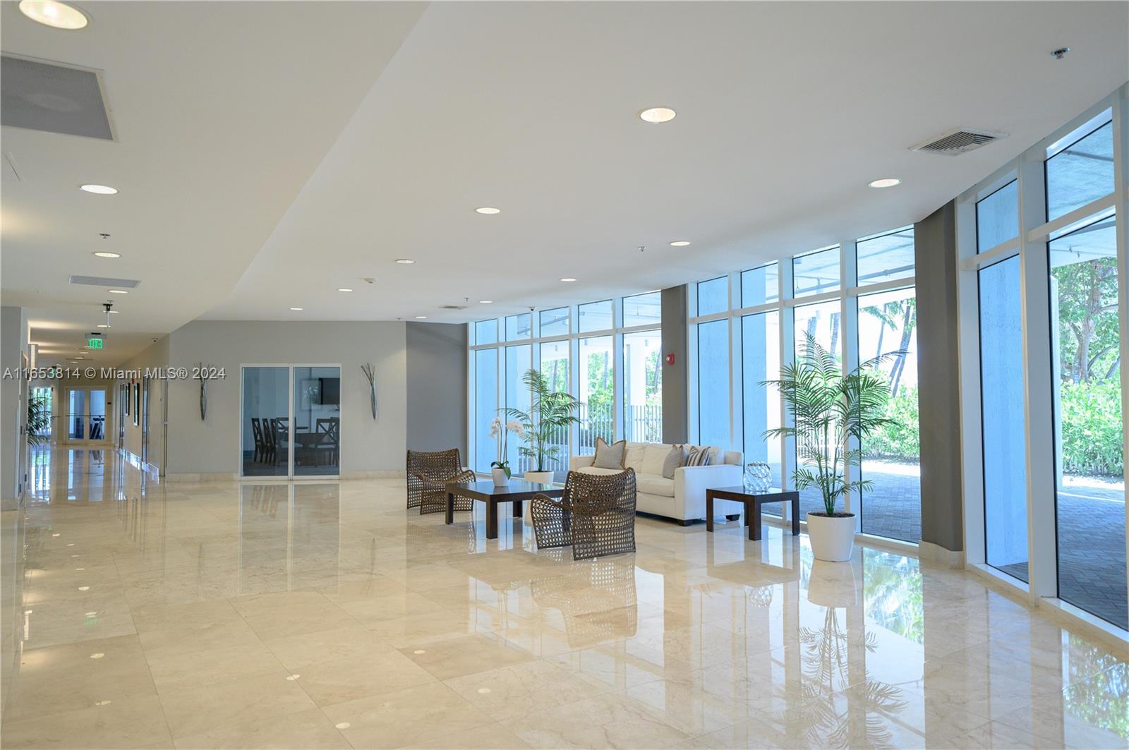 6515 Collins Ave # 601