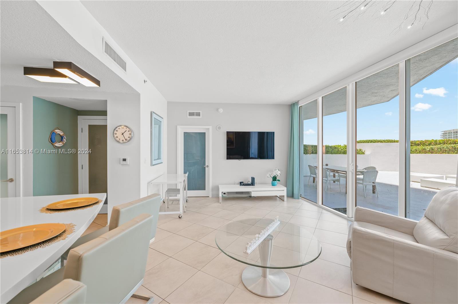6515 Collins Ave # 601
