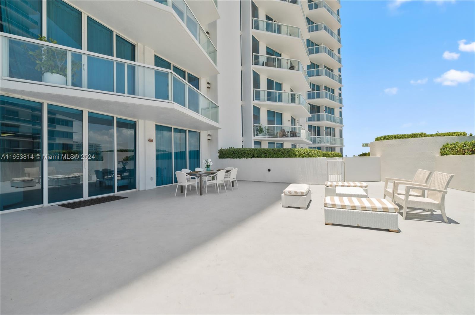 6515 Collins Ave # 601