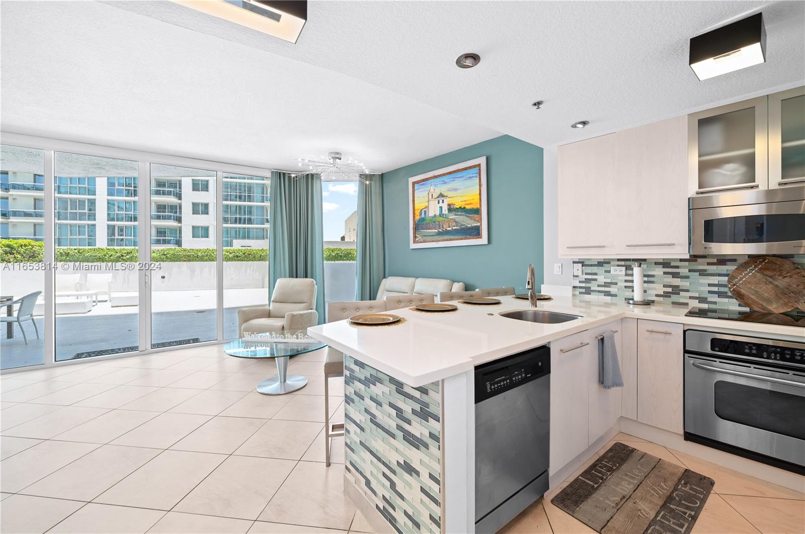 6515 Collins Ave # 601