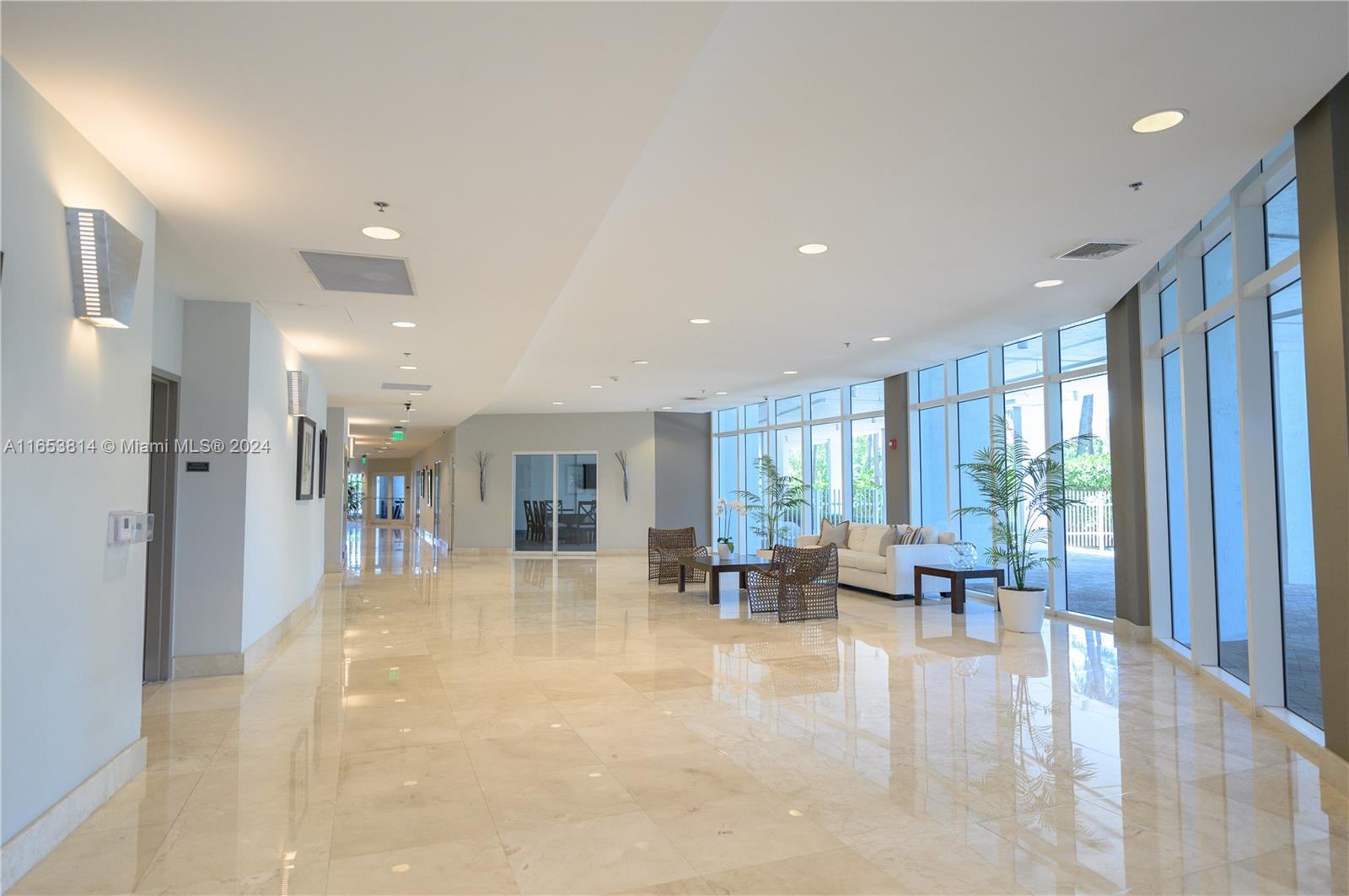 6515 Collins Ave # 601